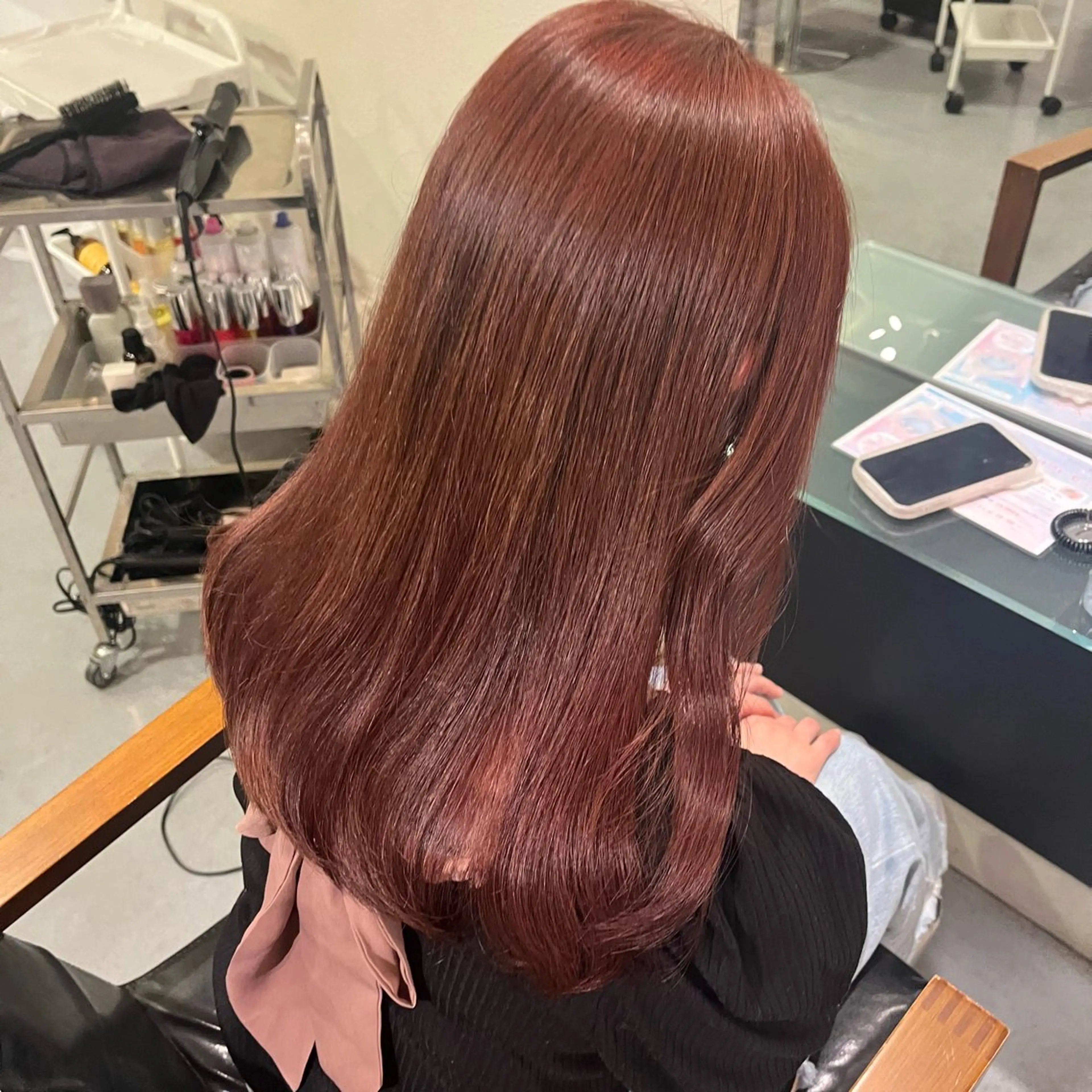 ロング カラー ブラウンカラー ピンクカラー ピンクブラウン 顔周りカット/ 透明感カラー/ユナのヘアスタイル