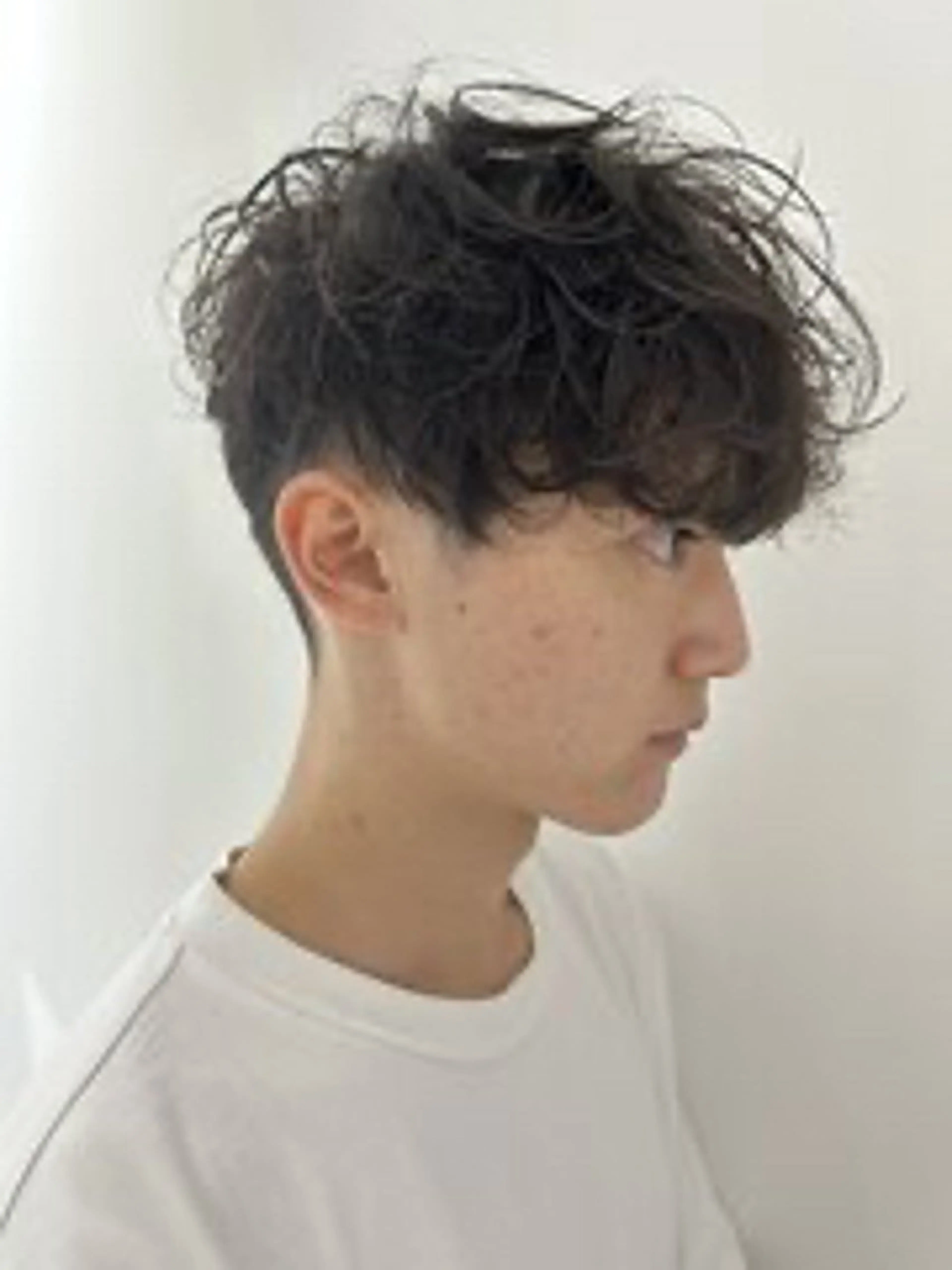 ショート パーマ メンズ マッシュ メンズパーマ カット パーマ 内山 翔太のヘアスタイル