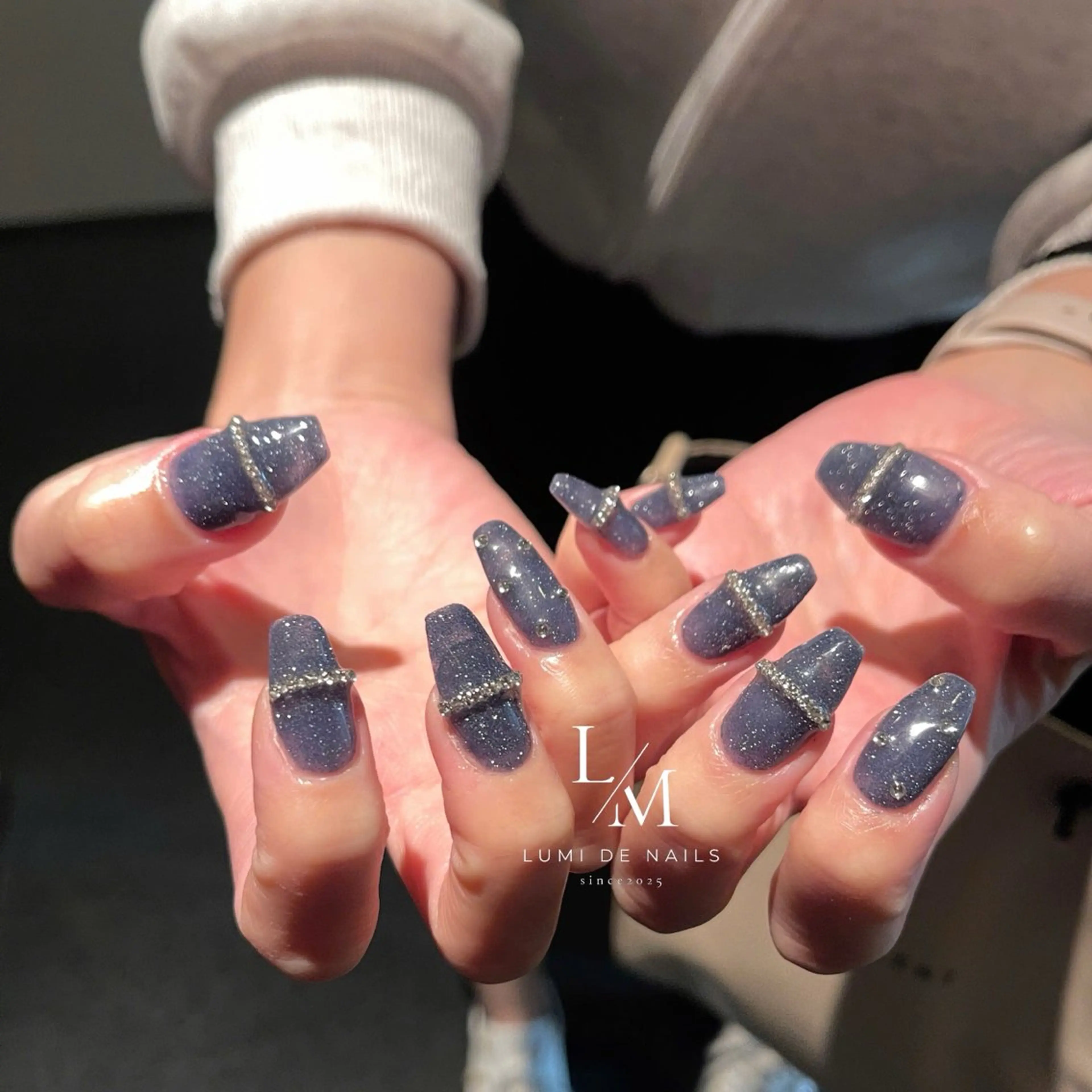ネイル グラデーション ラメ(グリッター) マグネットネイル ミラーネイル ニュアンスネイル ハンドネイル Lumi de nailsのネイルデザイン