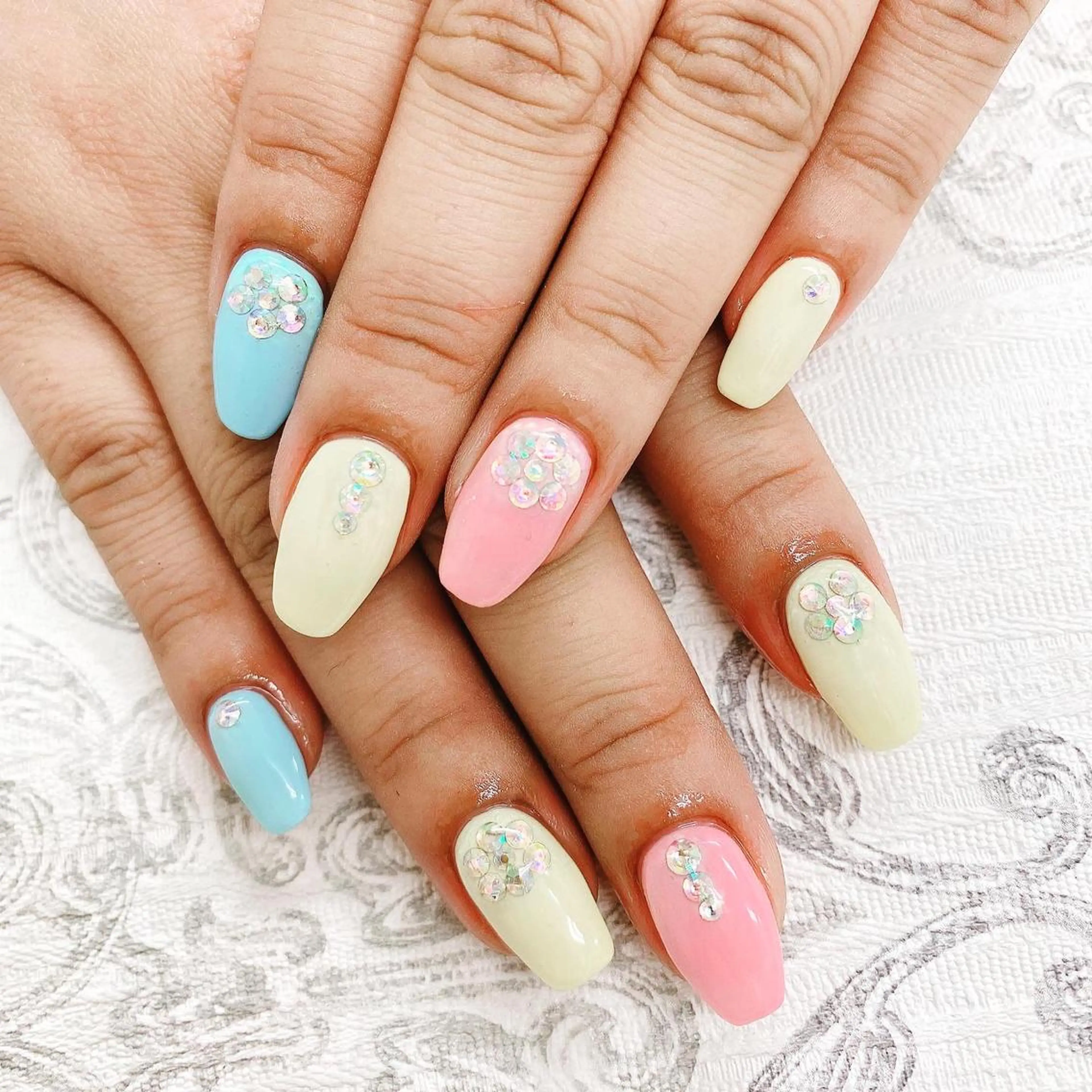 ネイル パステルネイル N._._. clawのネイルデザイン