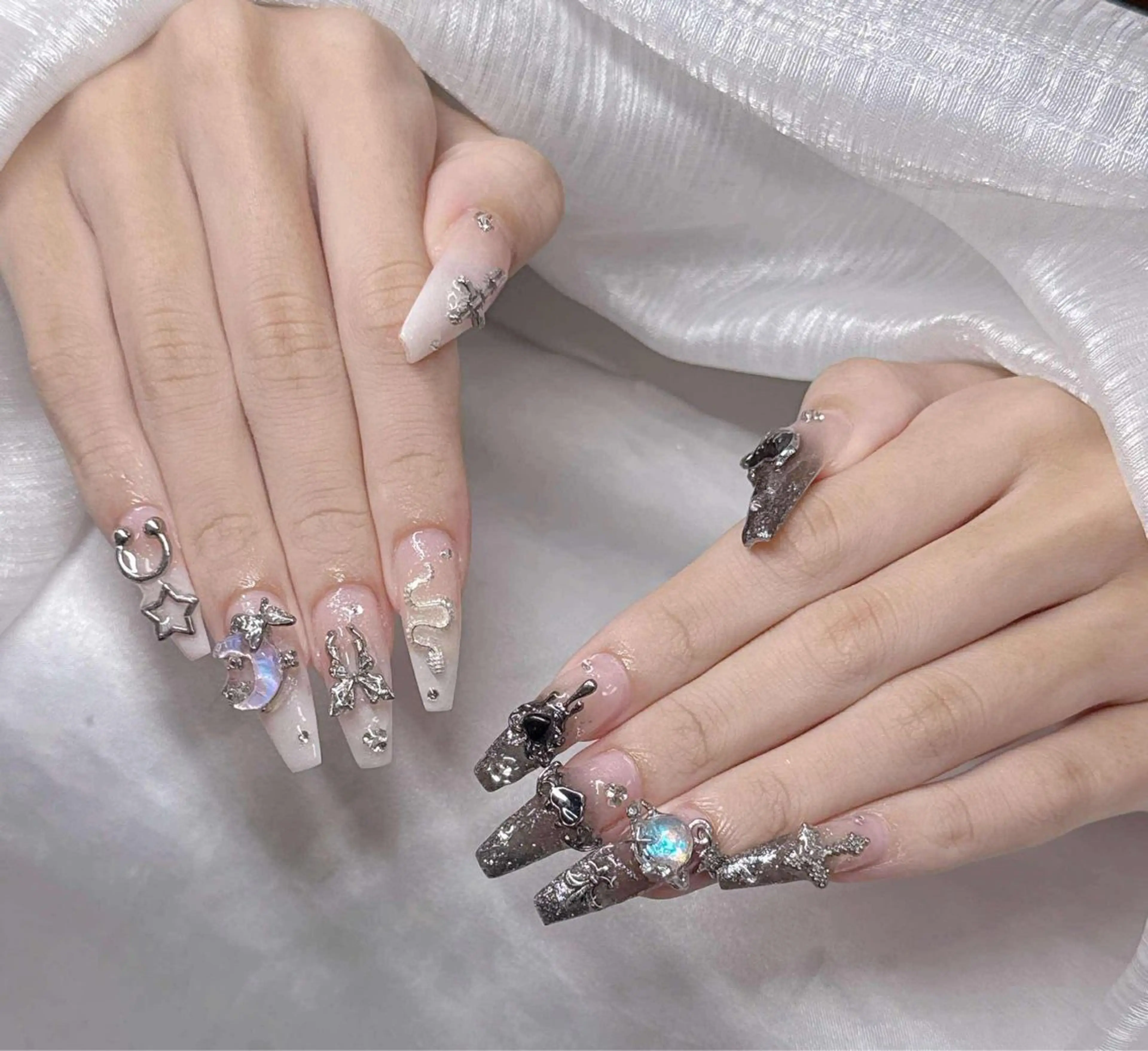 ネイル 長さ出し グラデーション 卒業式 キラキラネイル マグネットネイル ハンドネイル Lee Nailsのネイルデザイン