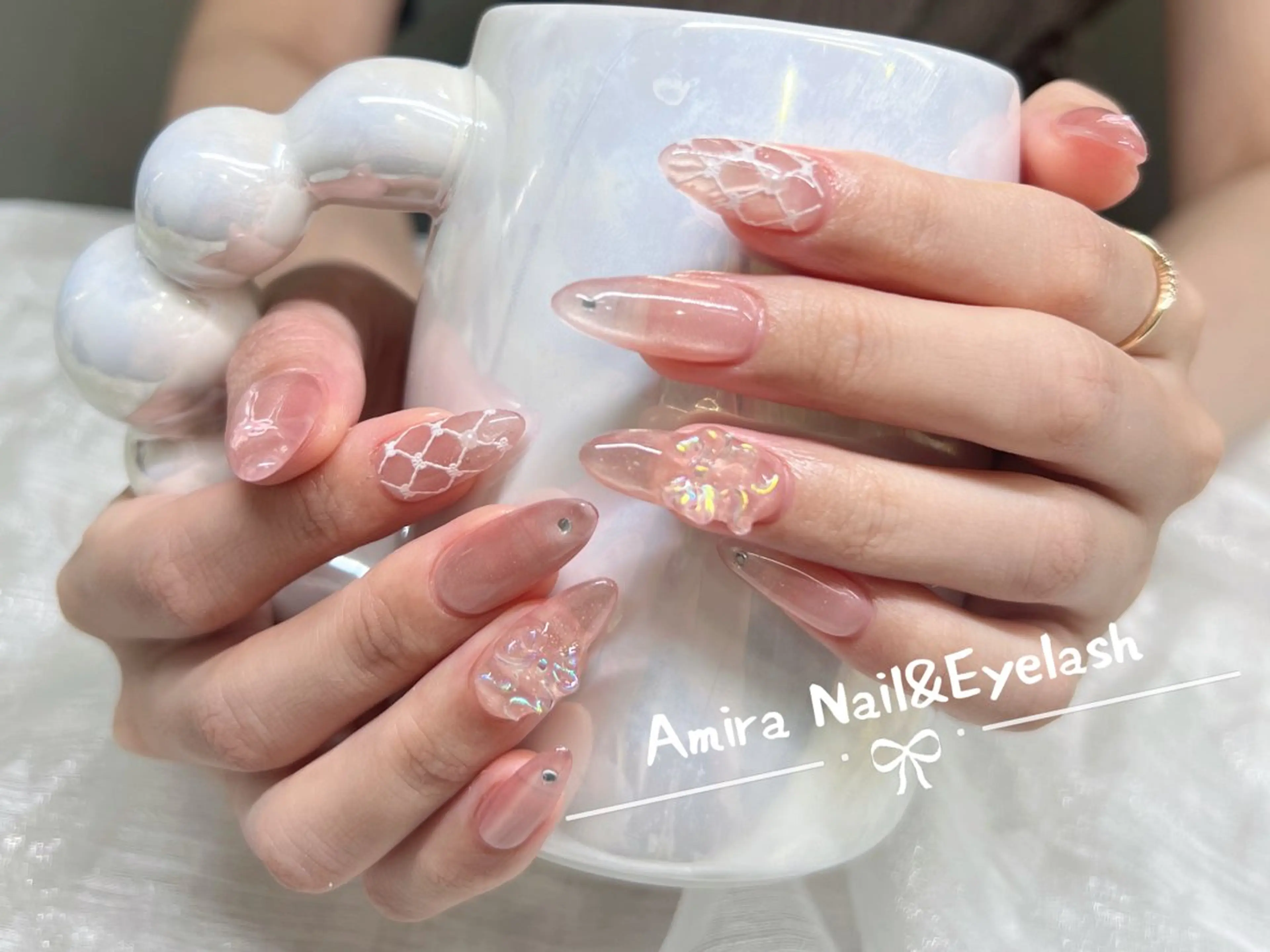 ネイル Amira アイラッシュのマツエク・マツパデザイン