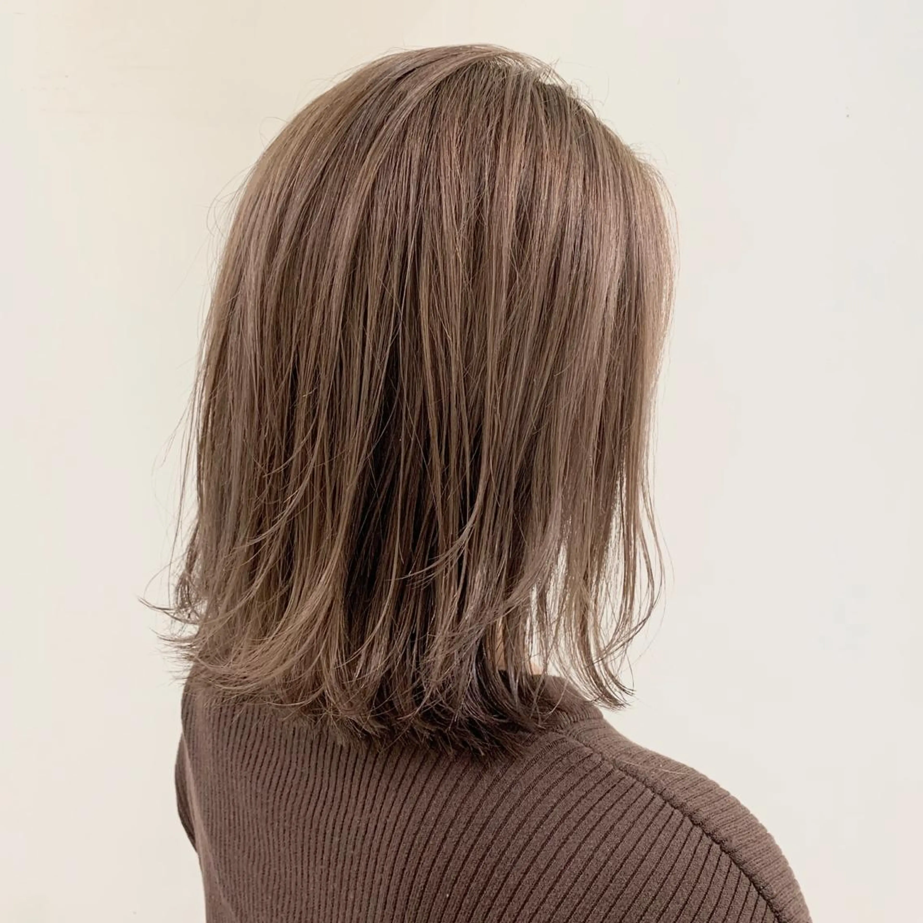 カラー ベージュカラー ミルクティーベージュ ヘアカラー トリートメント 窪田 椋介のヘアスタイル