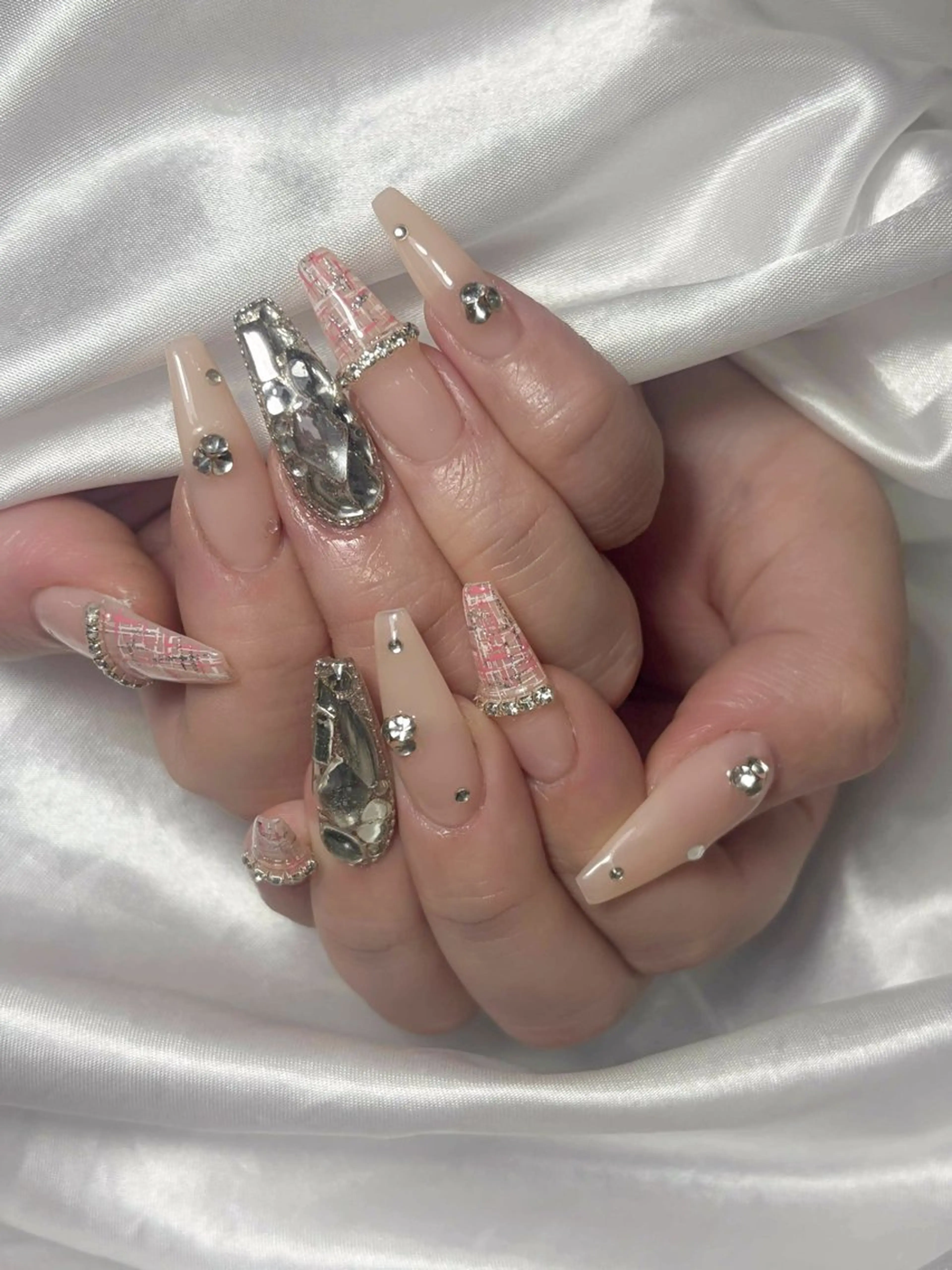 ネイル ハンドネイル LEELA NAIL STUDIO所属・LEELA NAIL STUDIOのネイルデザイン