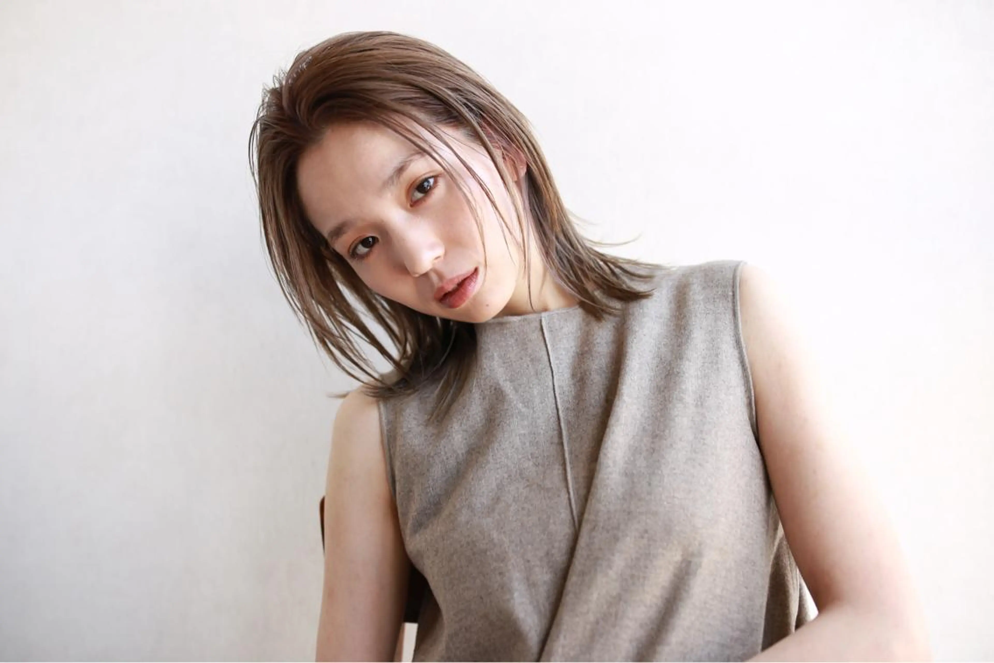 ミディアム カラー GRIP/マンツー マンサロンのヘアスタイル