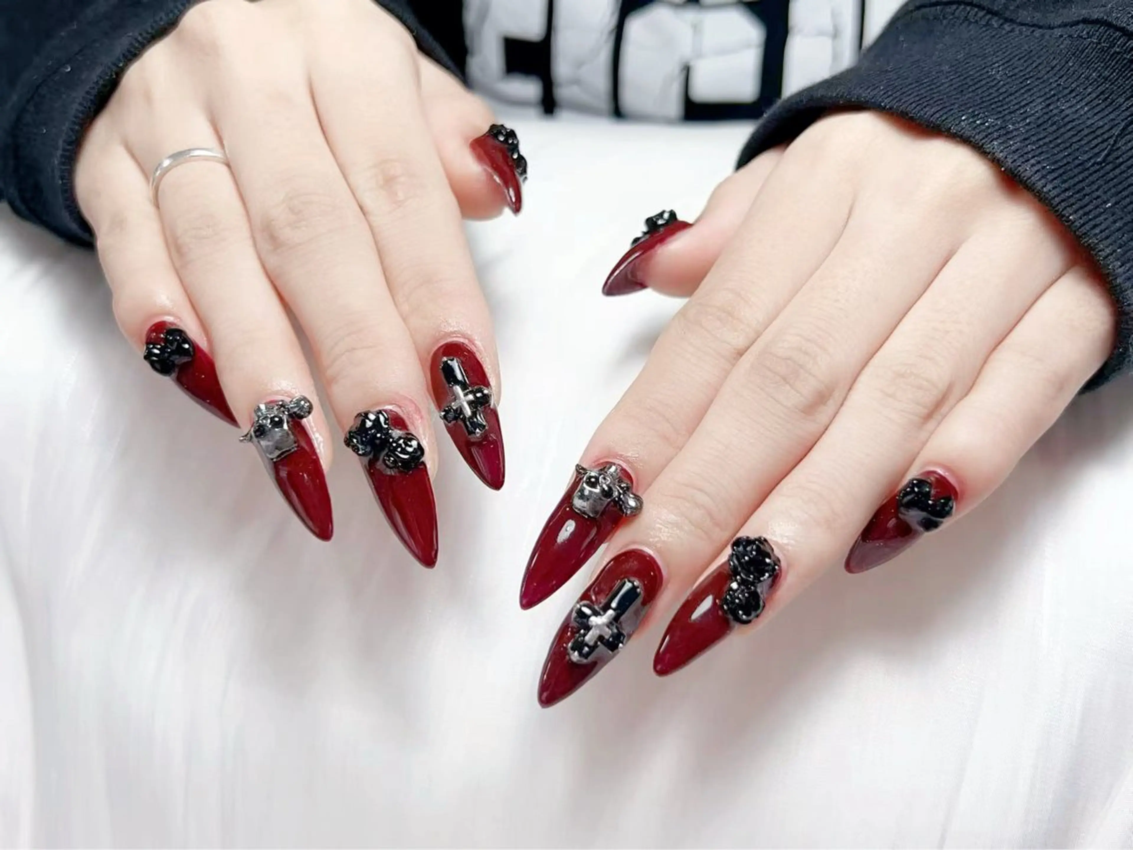 ネイル フラッシュネイル フレンチネイル グラデーション ラメ(グリッター) ネイルチップ ハンドネイル 小林 凛のネイルデザイン