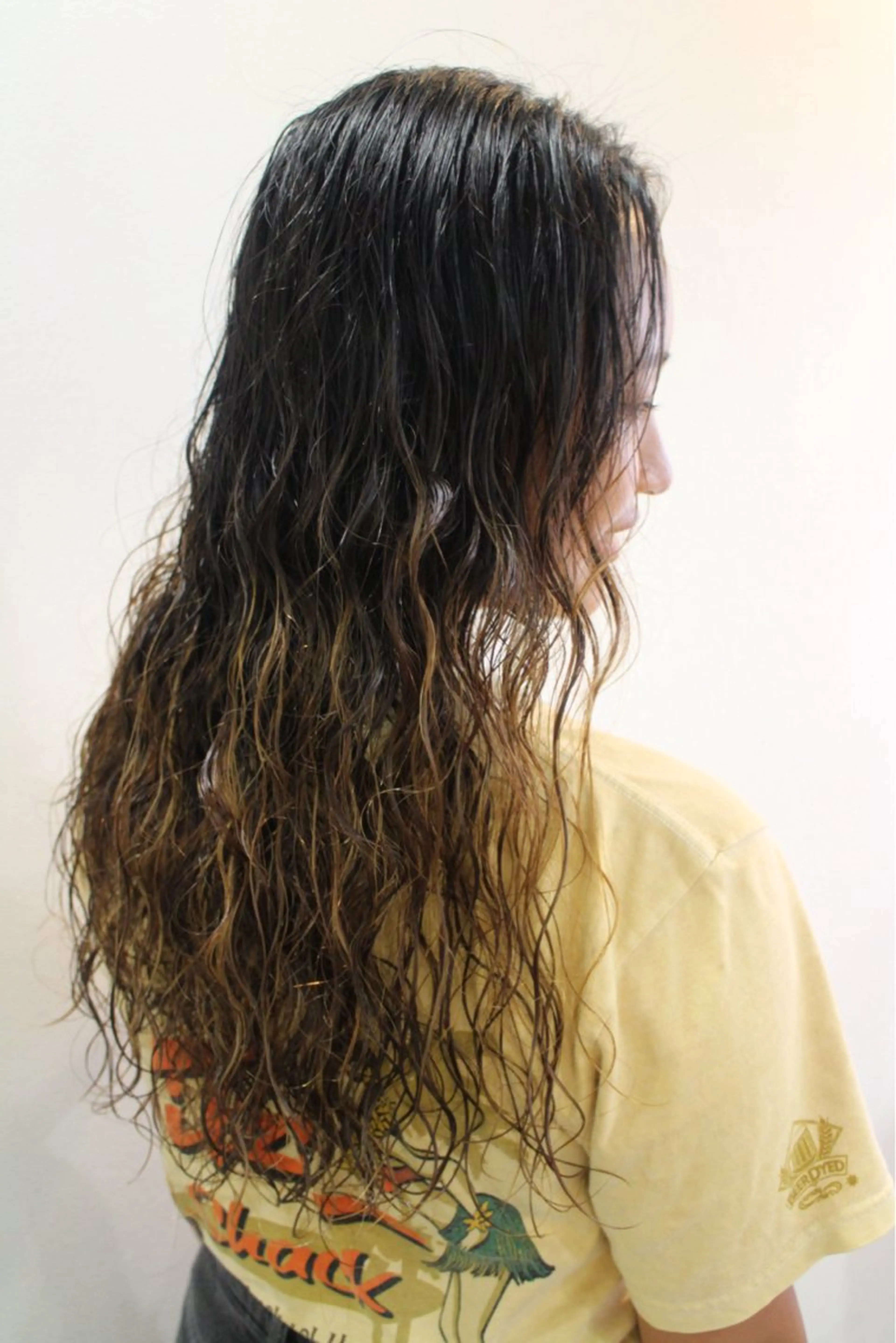 ロング パーマ カーリーパーマ/ 透明ｶﾗｰ/MIKUのヘアスタイル