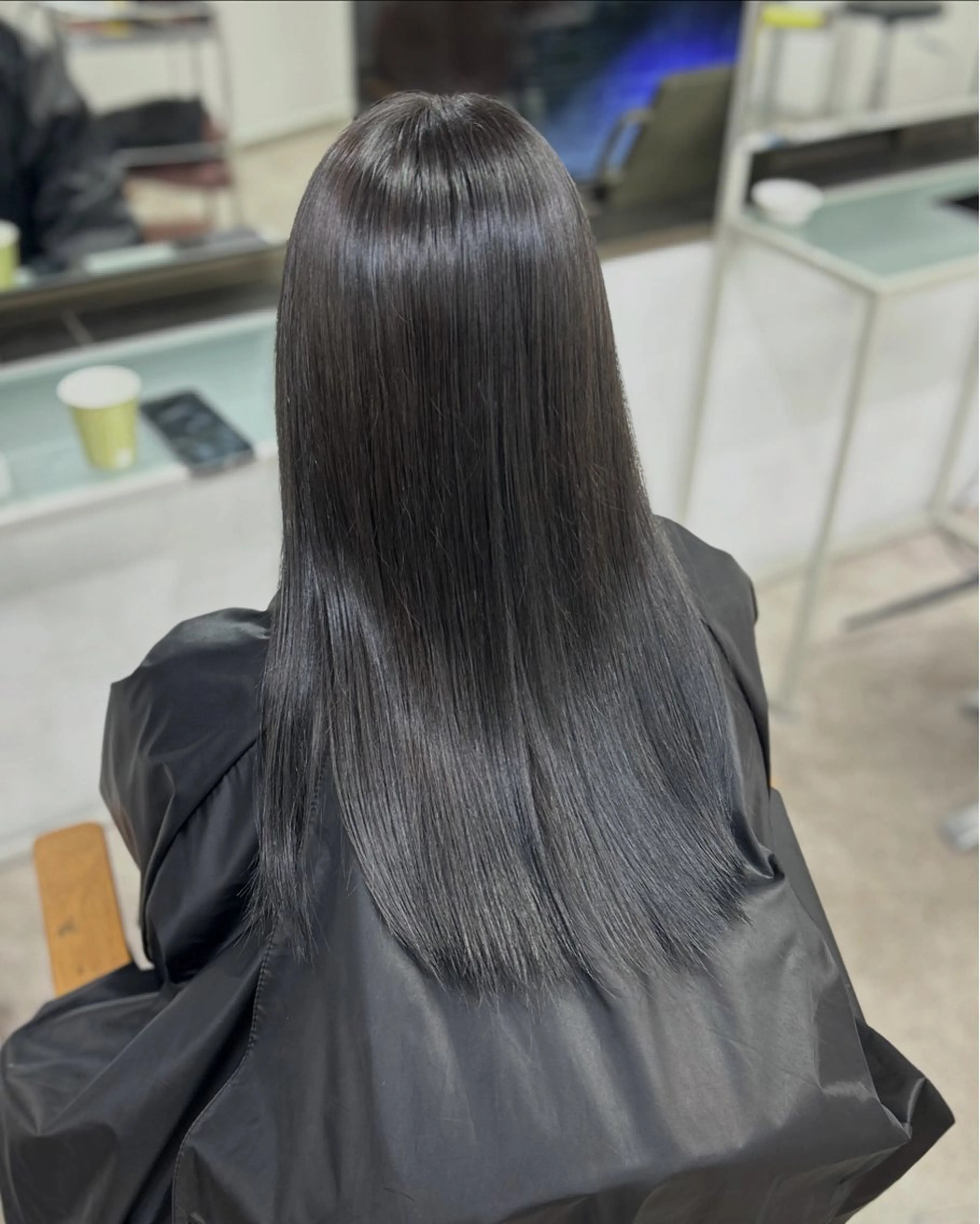 セミロング カラー ブルーカラー ブルーグレー ブルーグレージュ グレージュ 🫧新宿美容師 ヒナコ🫧のヘアスタイル