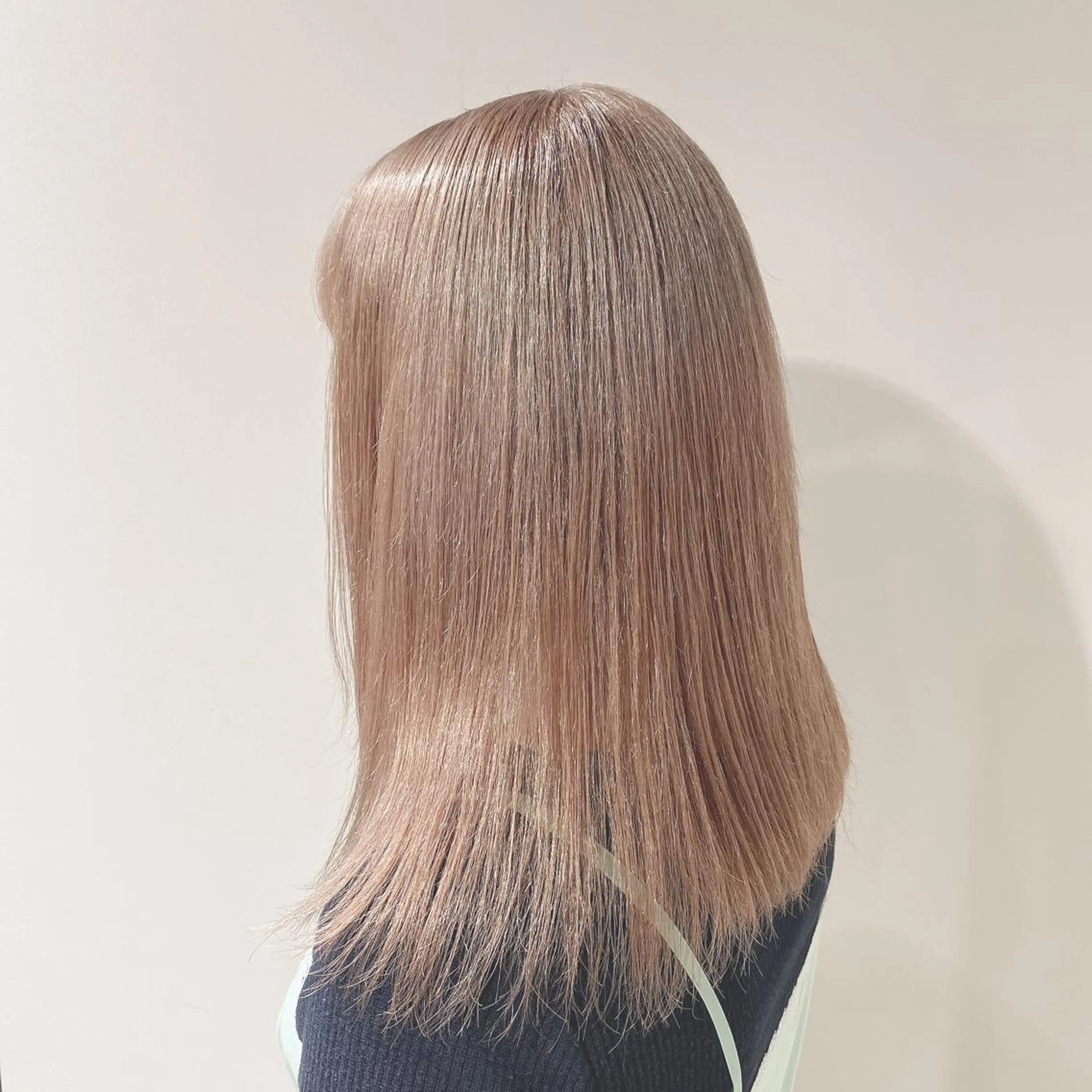 セミロング カラー かりん 🤍のヘアスタイル