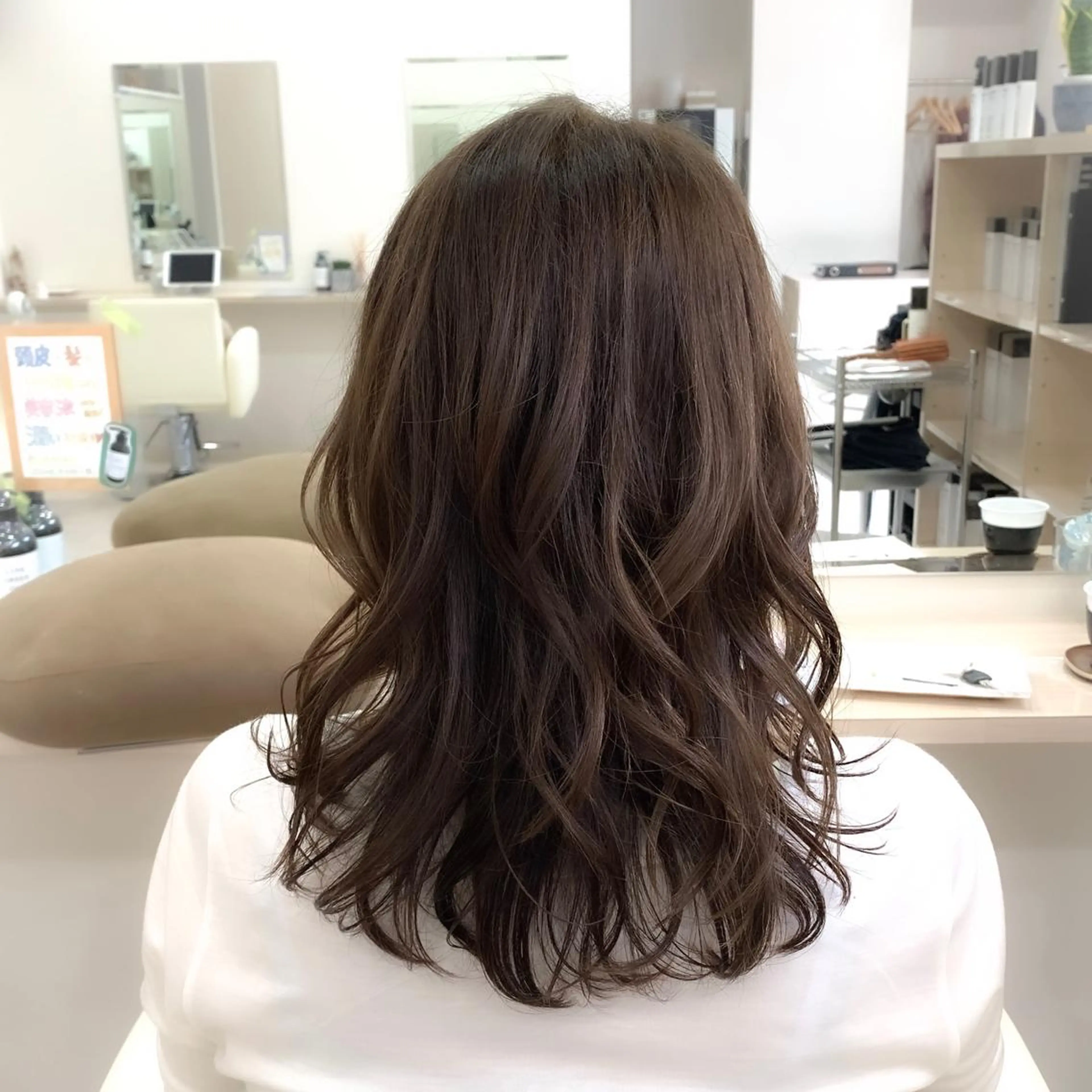 セミロング カラー ヘアアレンジ 西川 綾乃のマツエク・マツパデザイン