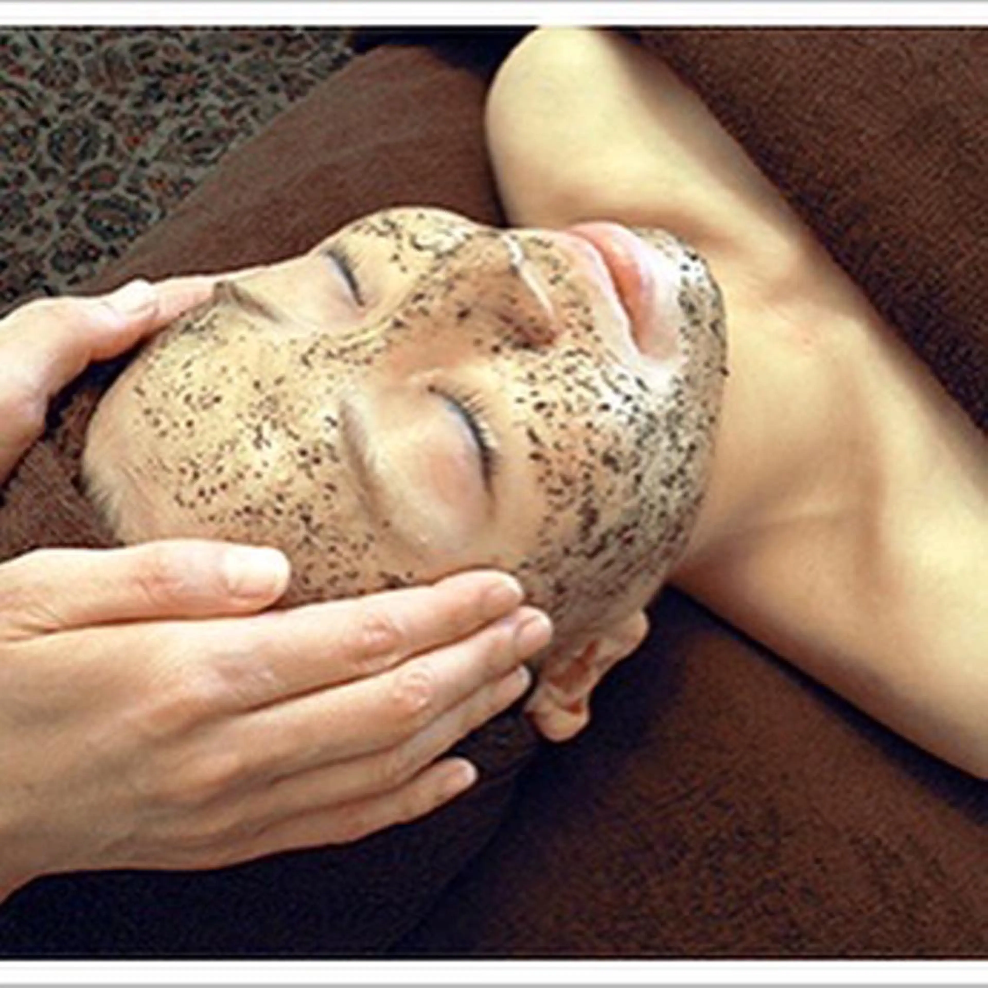 ハーブピーリング/韓国肌管理/フェイシャル/毛穴洗浄/眉毛/顔脱毛【糸脱毛専門】rev所属・ハーブピーリング専門 毛穴洗浄❤️眉waxのエステ・リラクイメージ