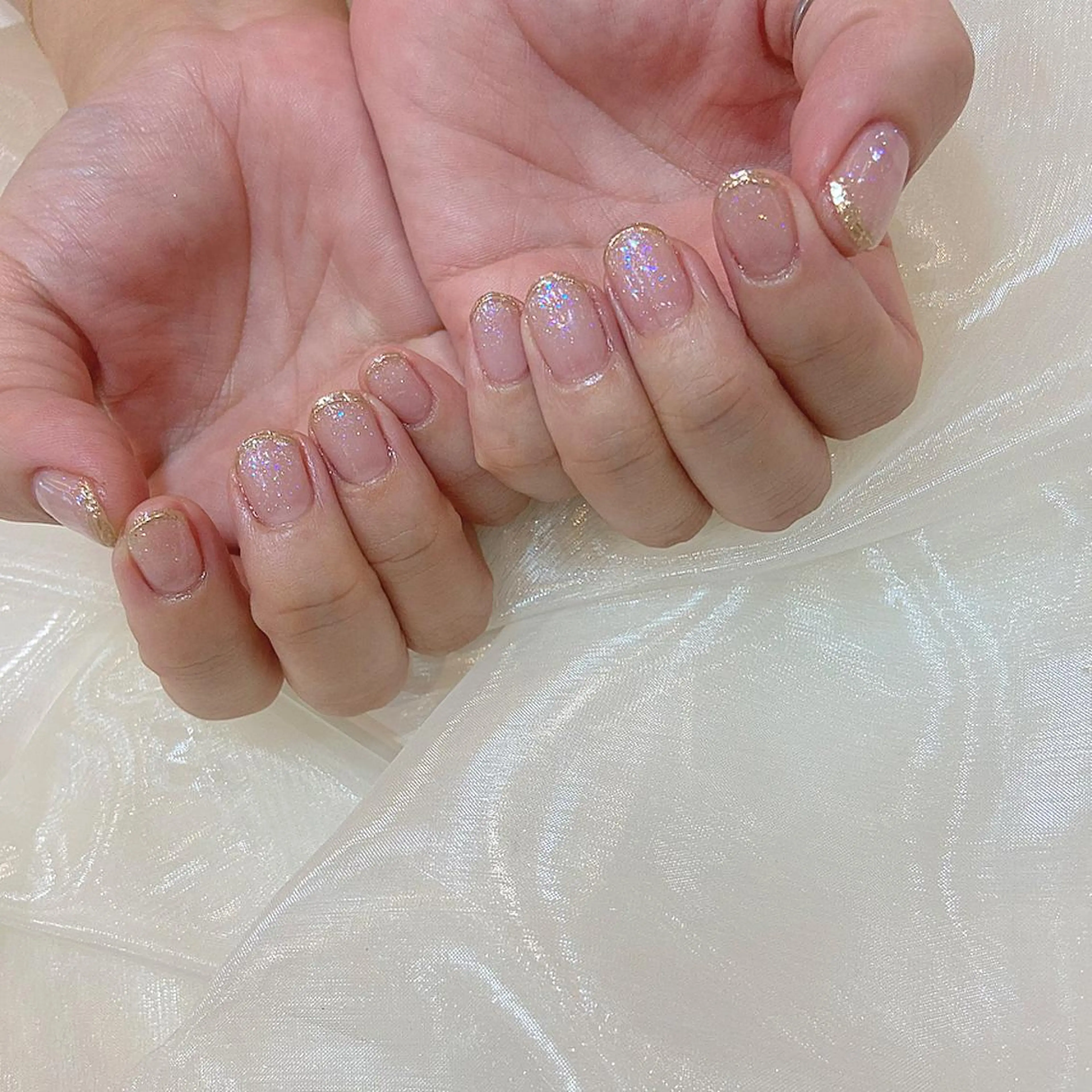 ネイル ラメ(グリッター) ラメグラデーション ミラーネイル . .のネイルデザイン