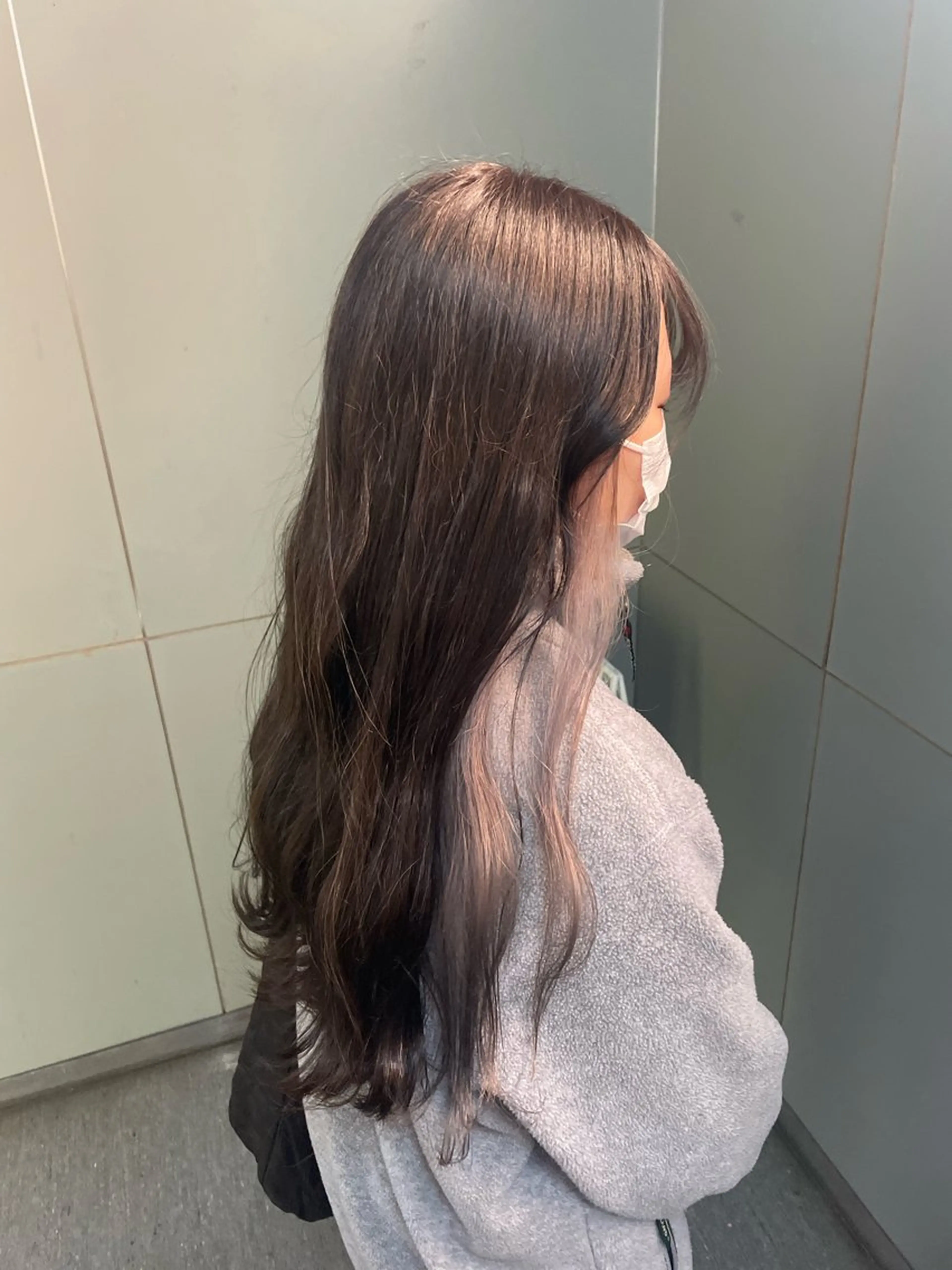 ロング カラー インナーカラー 吉川 莉央のヘアスタイル