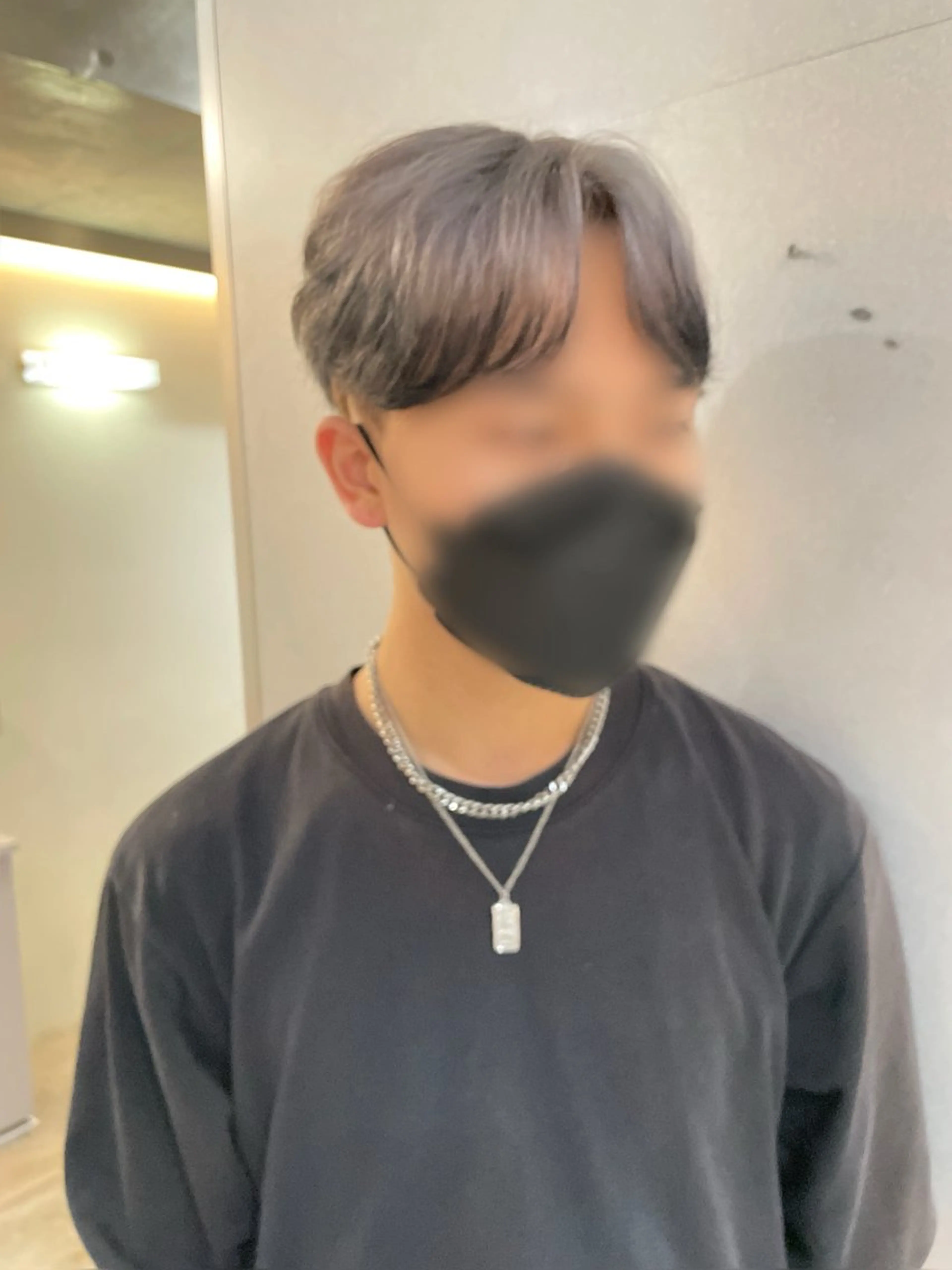 メンズ メンズブリーチ ヘアカラー 韓国リアルハッシュ レイヤーカットのヘアスタイル