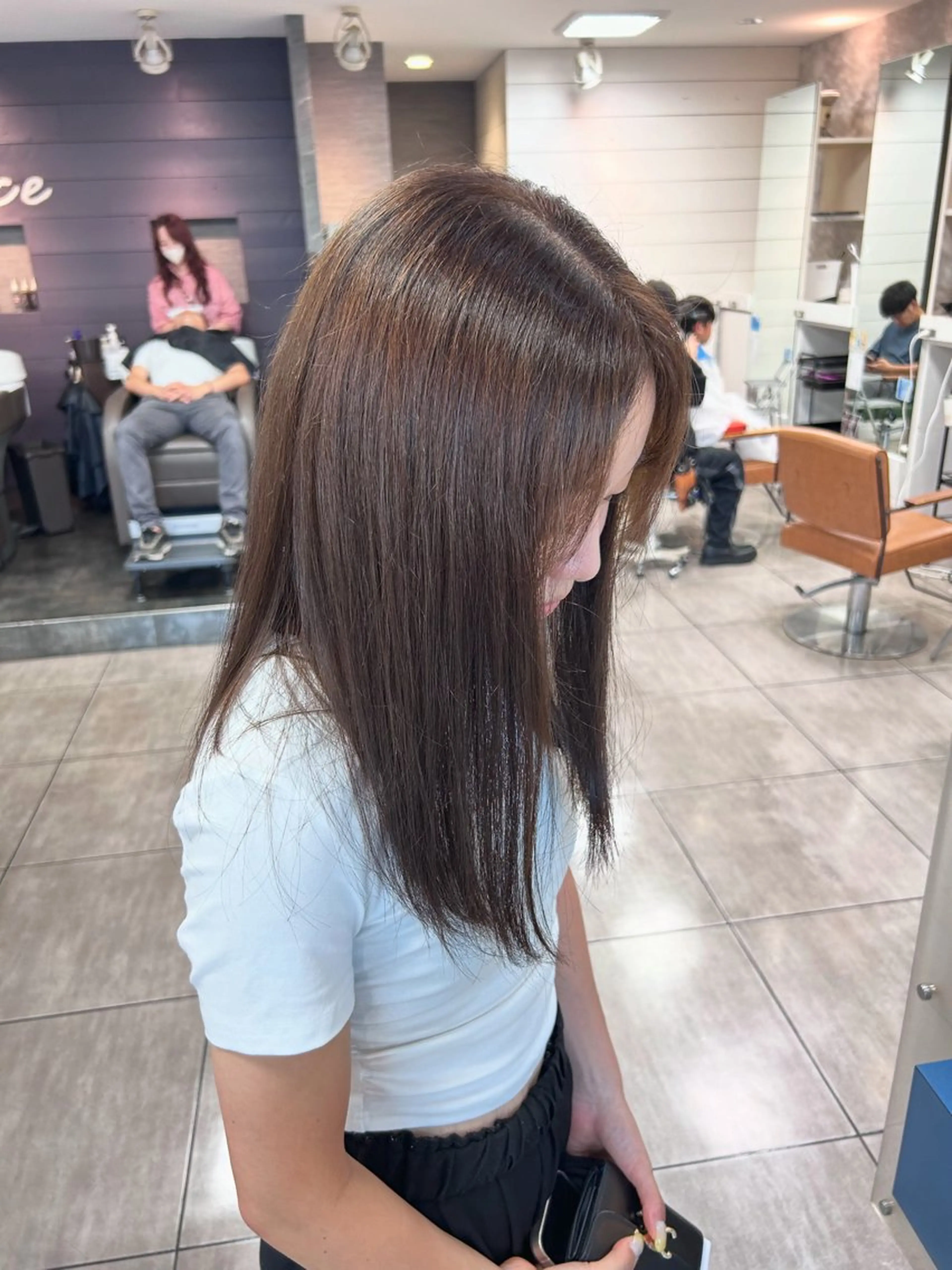 セミロング カラー ベージュカラー ブリーチ ブリーチなしカラー オリーブベージュ ヘアカラー トリートメント 🎀艶カラー🎀 よしいあまねのヘアスタイル