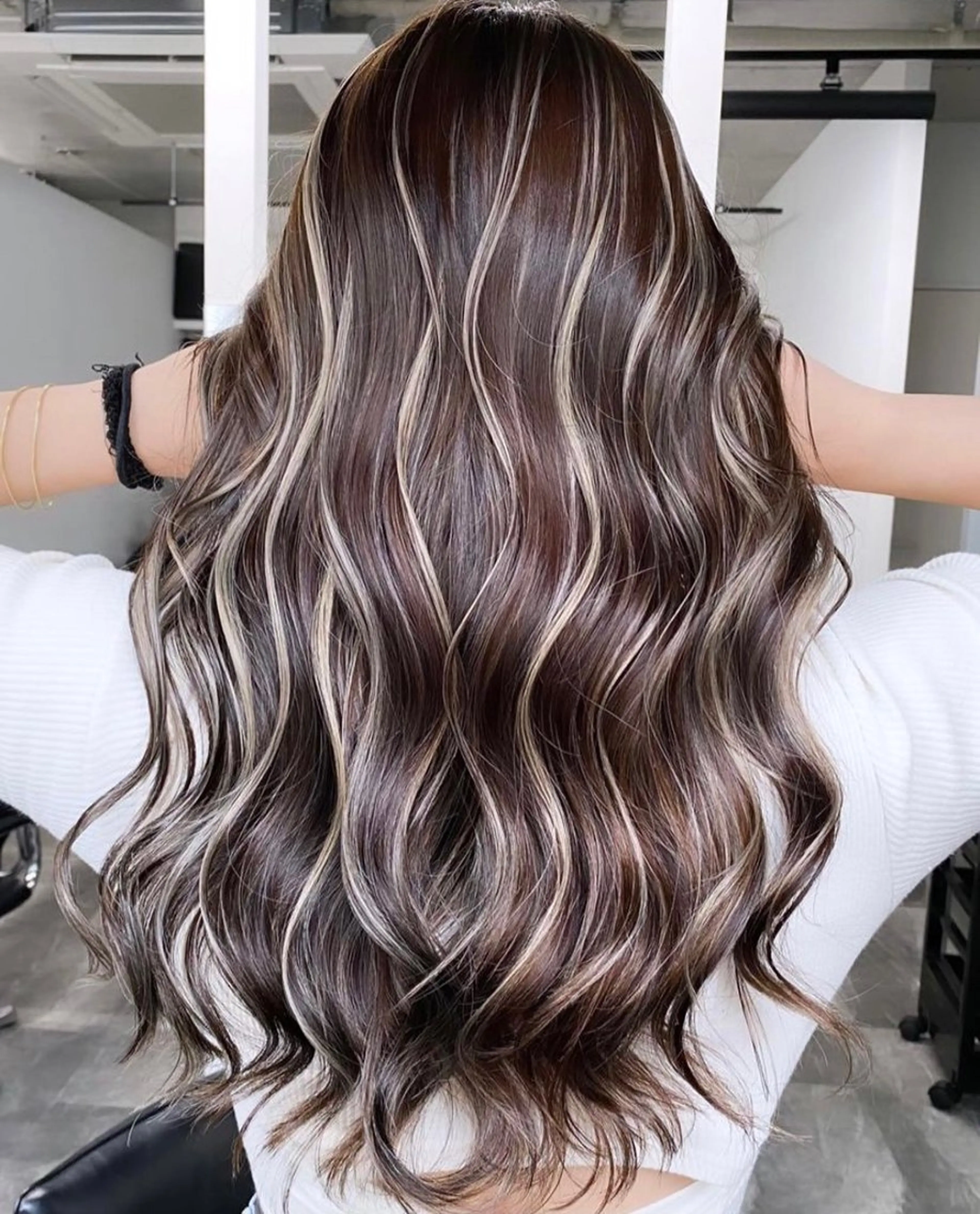 ミディアム 上村 光希のヘアスタイル