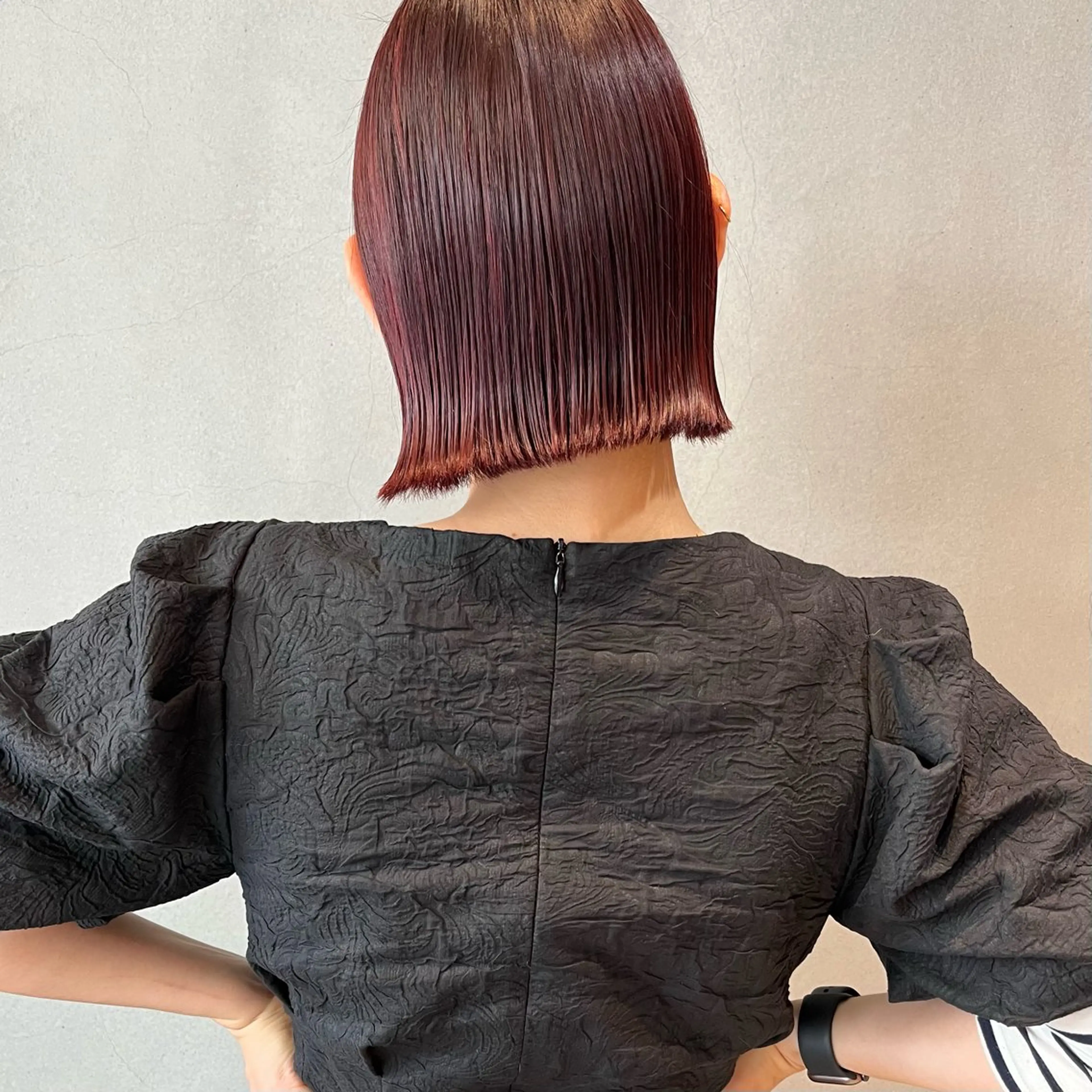 ショート カラー 切りっぱなしボブ ボブ 外ハネヘア カット ヘアカラー ボブ/透明感カラー /坂口恵梨子のヘアスタイル