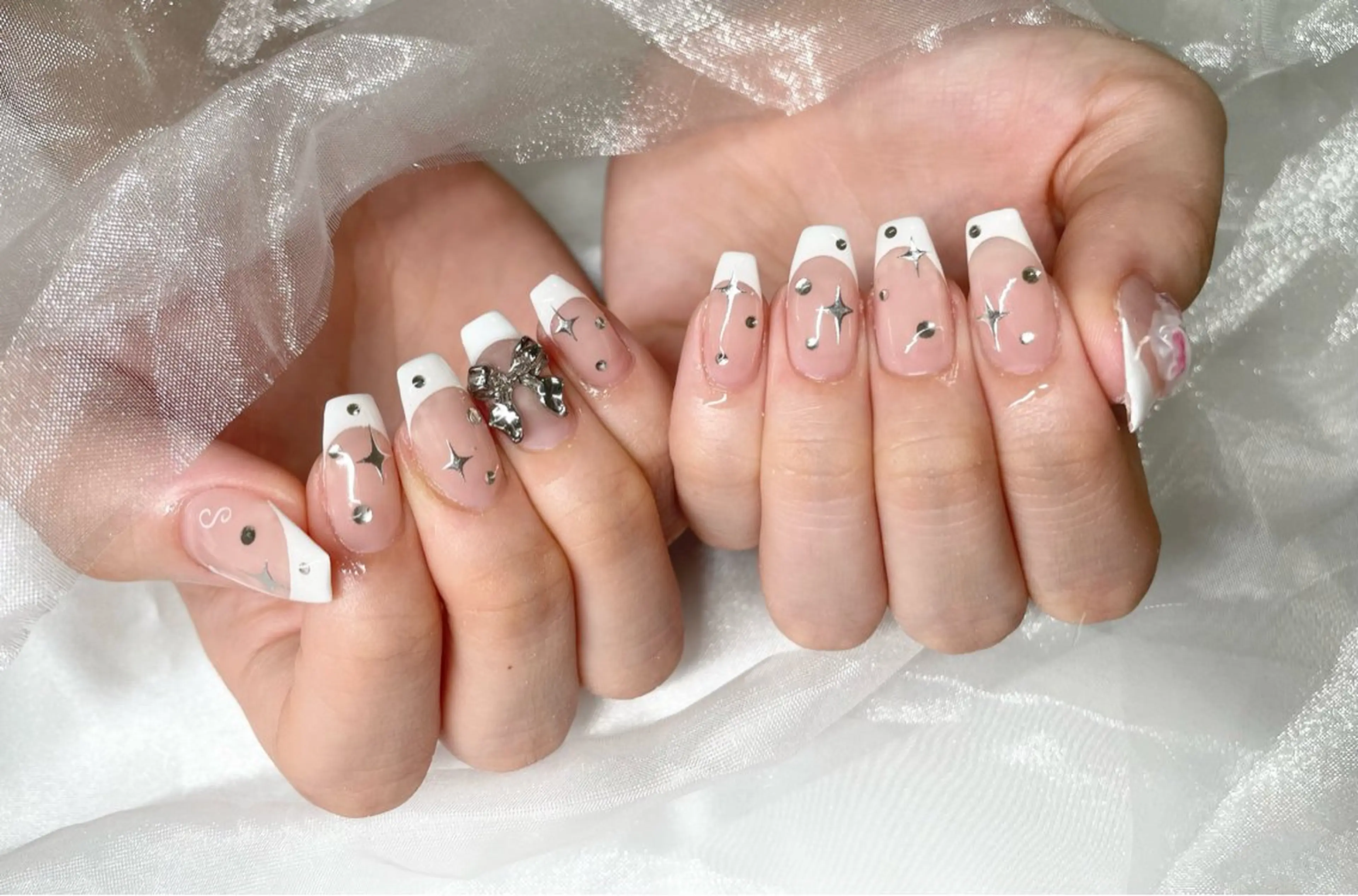 ネイル ハンドネイル Roi〈ロワ〉 Minakoのネイルデザイン