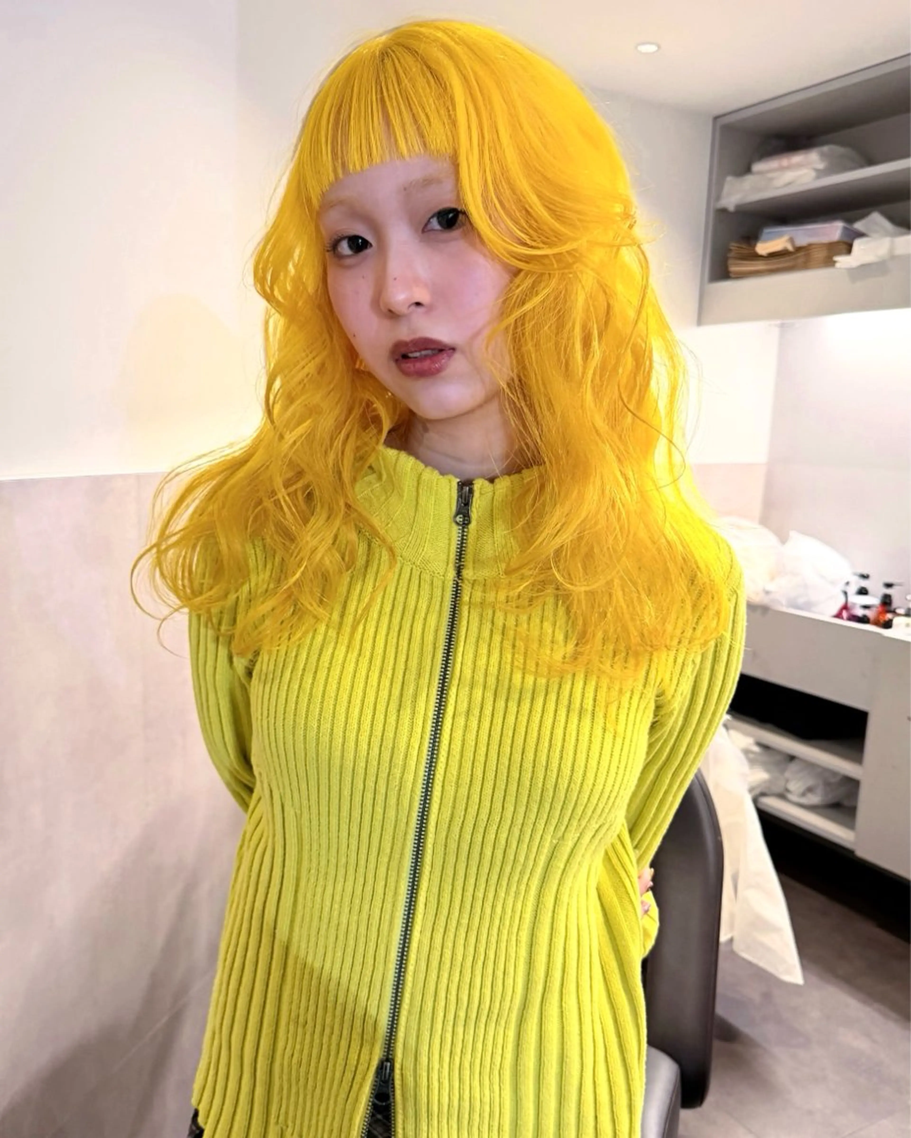 【期間限定！ミニモ学割クーポン🌸】カット＋トリプルカラー（ケアブリーチ&ケアトリートメント）の写真