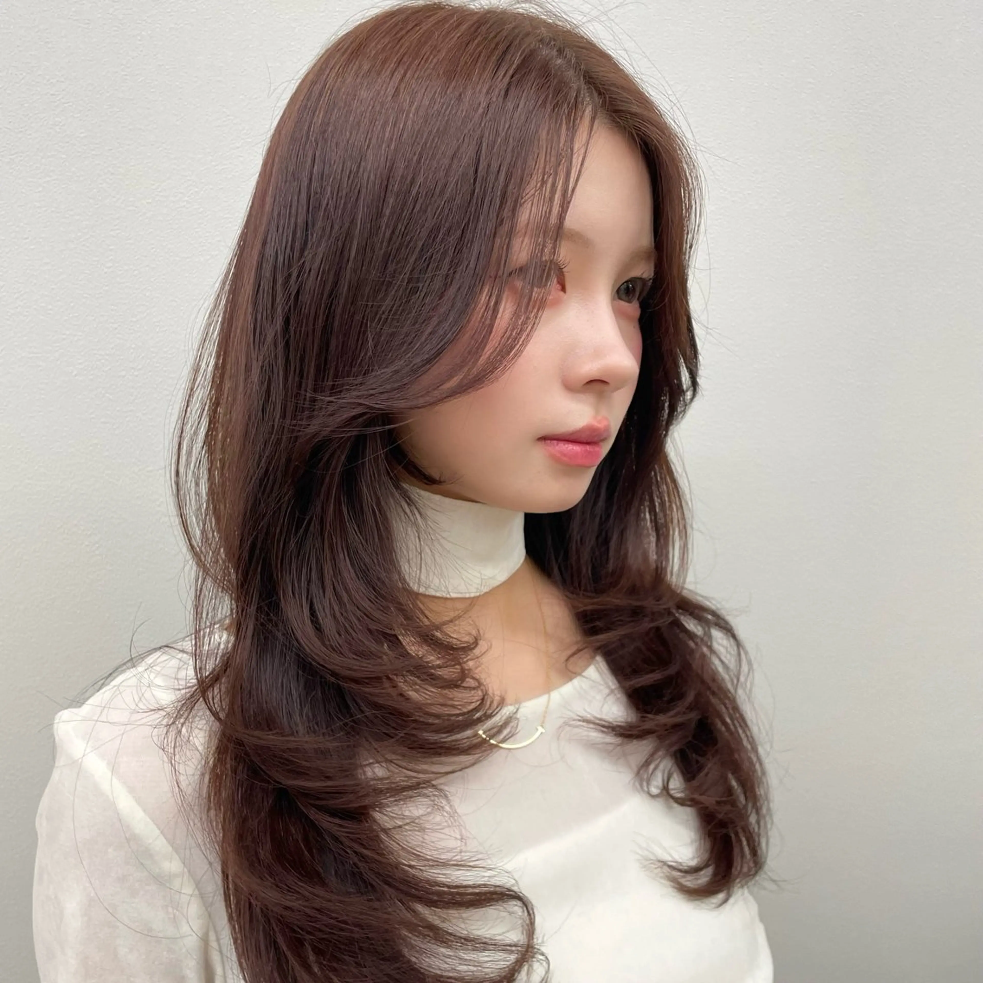 セミロング レイヤーカット minami🤎 レイヤーカットのヘアスタイル