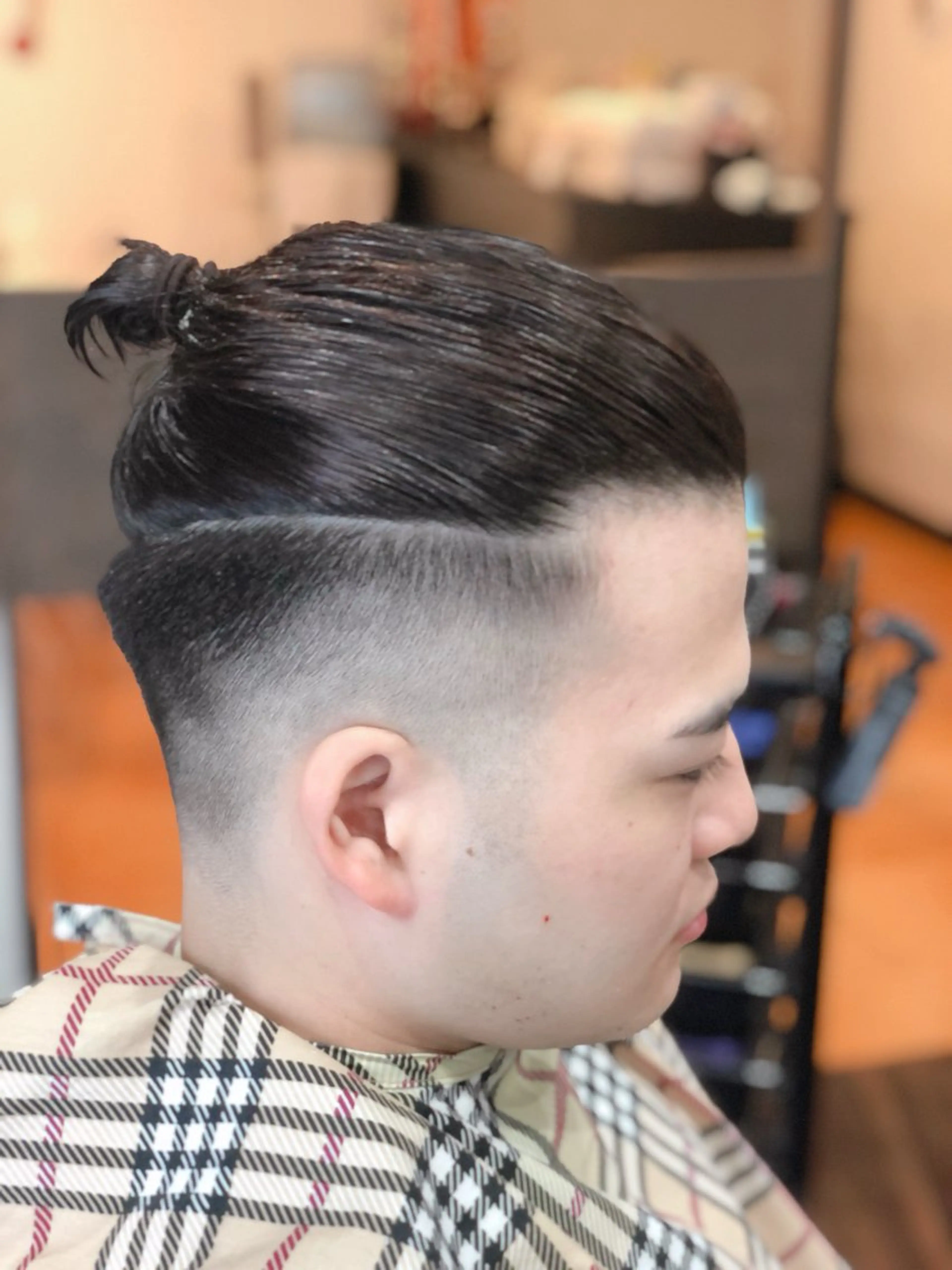 ミディアム メンズ フェードカット マンバンヘア スキンフェード 早川 太貴のヘアスタイル