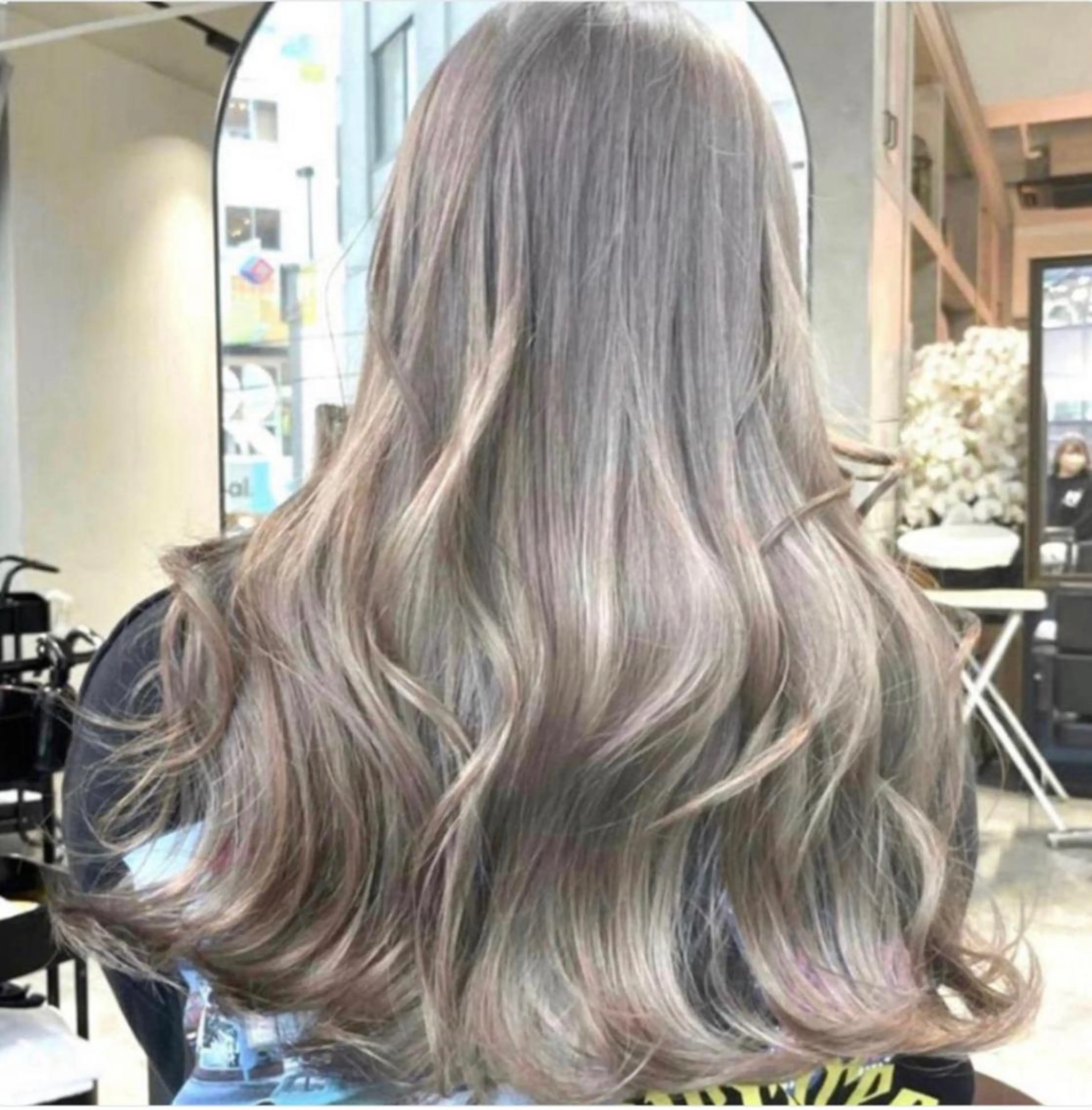 ロング カラー ヘアアレンジ カット ヘアカラー 🌹TikTok４万 ﾌｫﾛﾜｰ🌹AKIのヘアスタイル