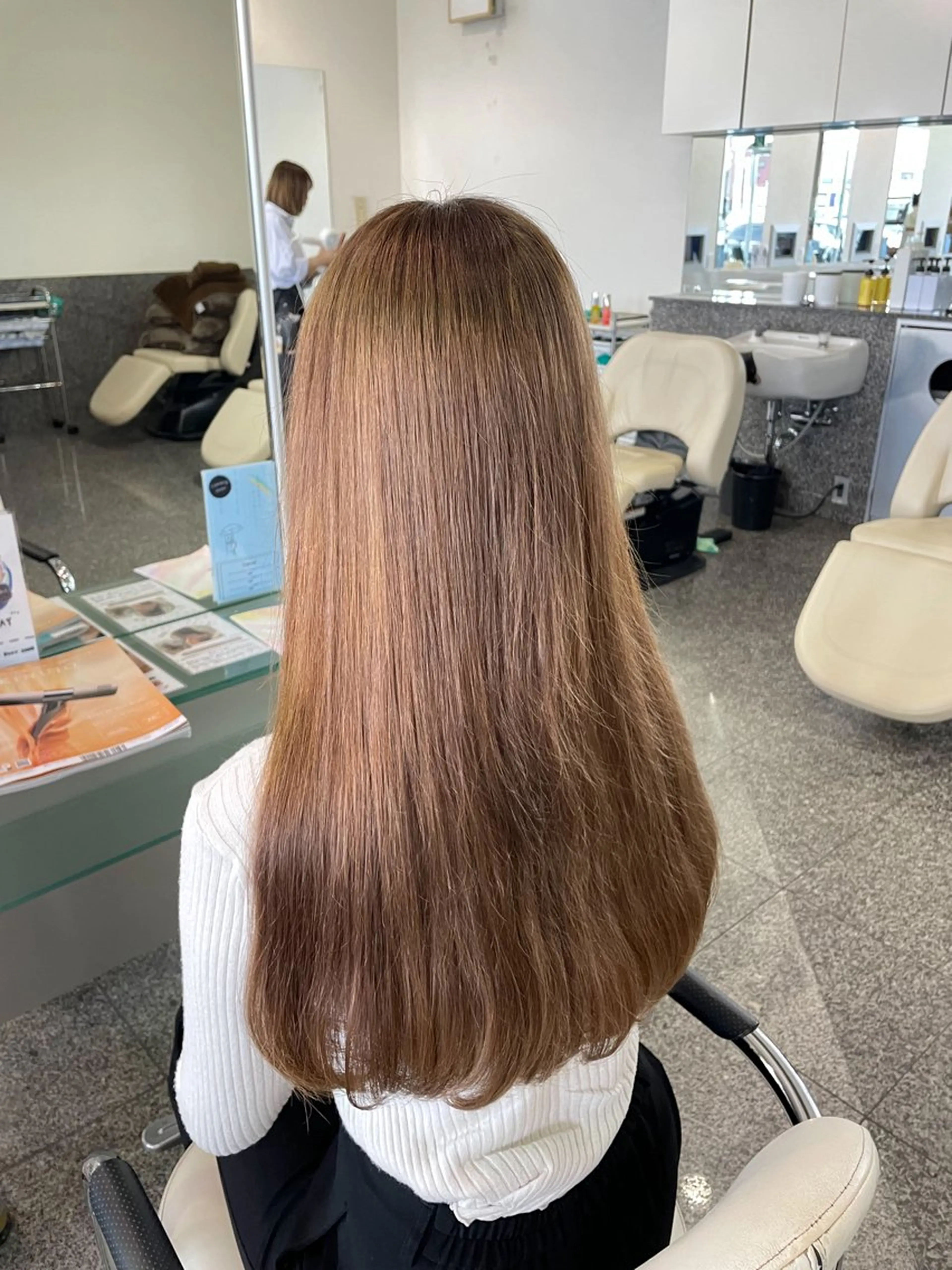 ロング カラー ベージュカラー ブリーチ ヘアカラー トリートメント ハイトーン/ブリーチ 🤍足立里湖のヘアスタイル