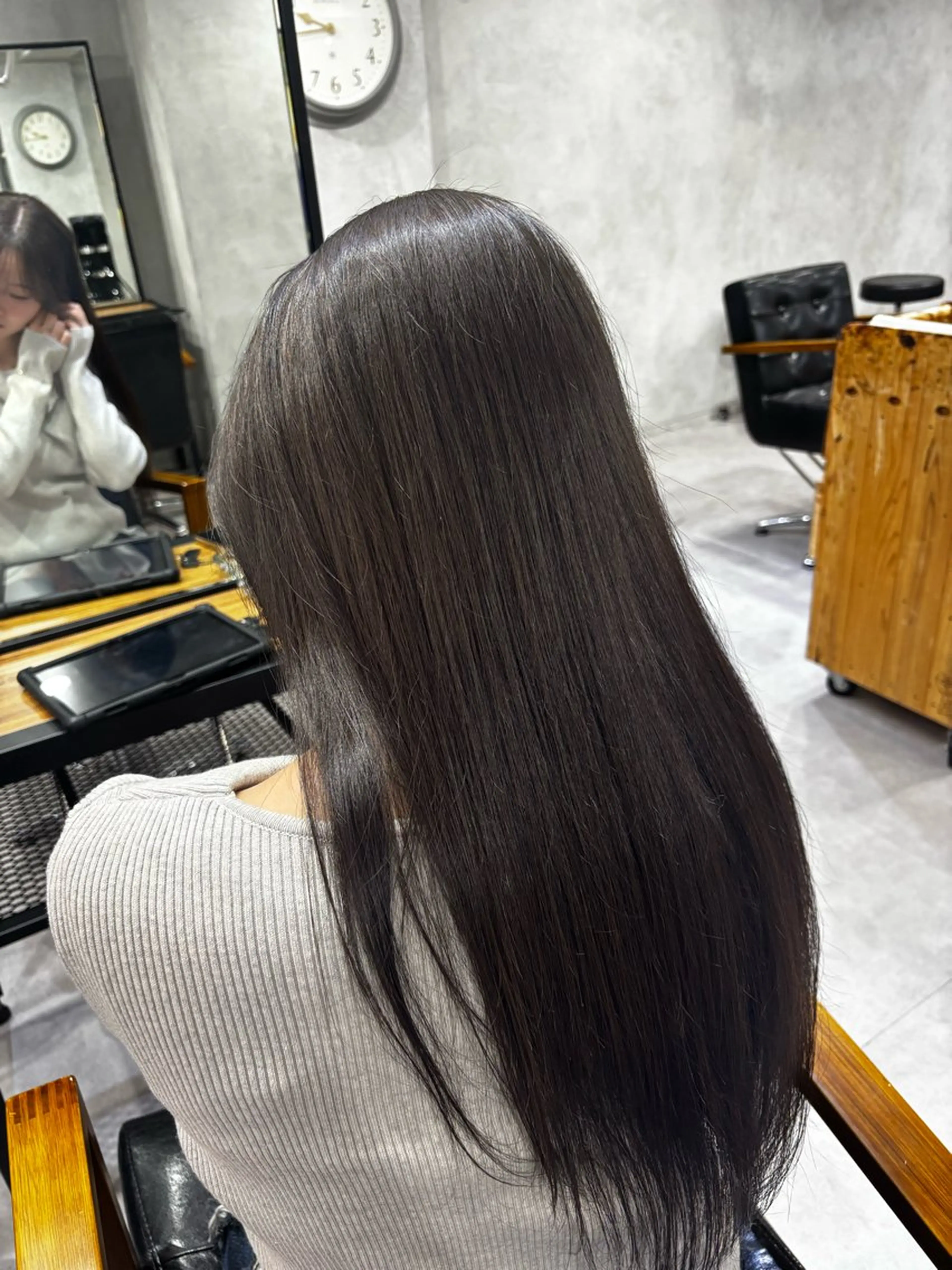 ロング カラー 川口 夏歩のヘアスタイル