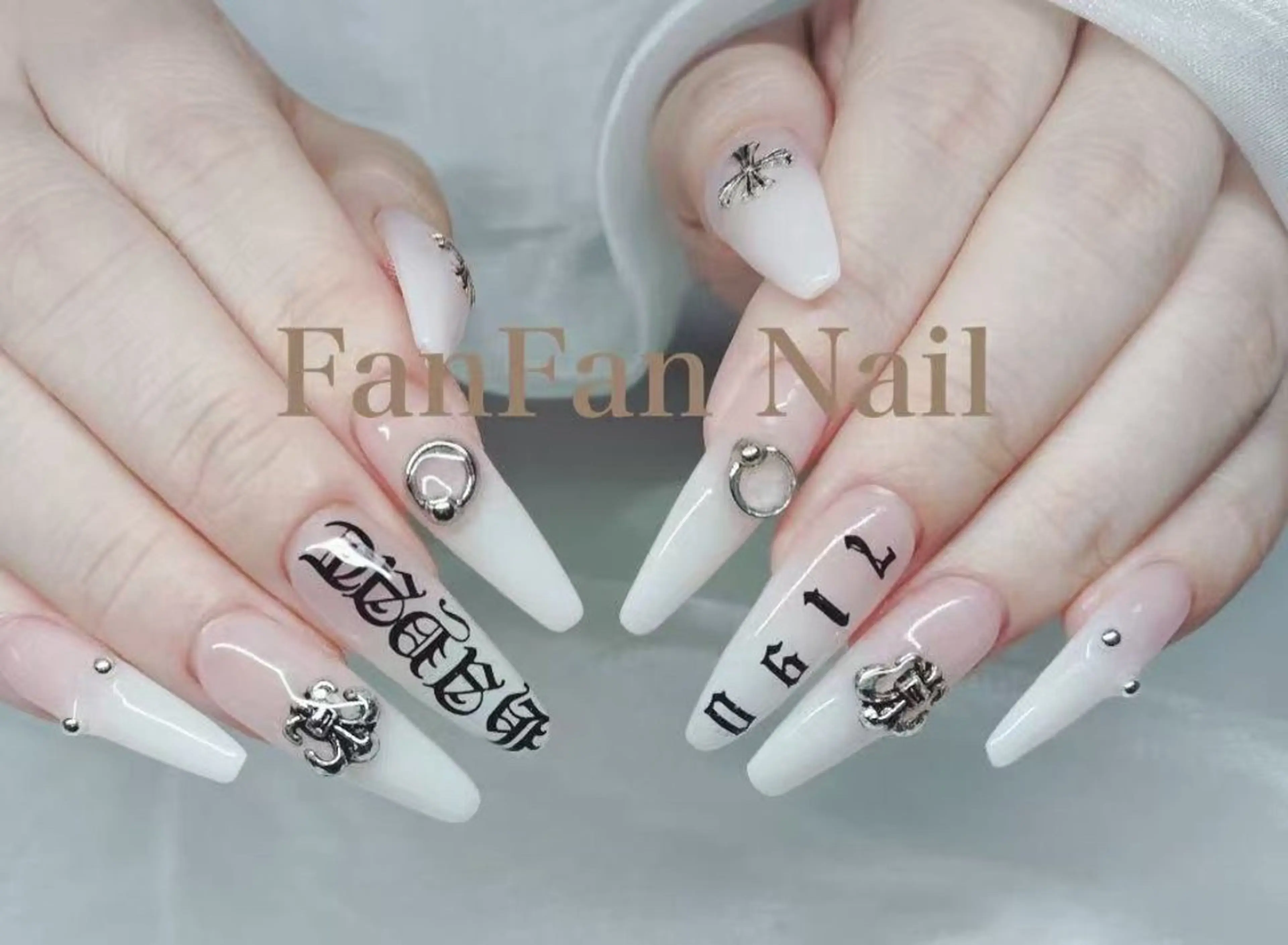 ネイル アートネイル オーロラネイル ガーリー キラキラネイル 韓国ネイル ハンドネイル KaKa FanFanNailのネイルデザイン