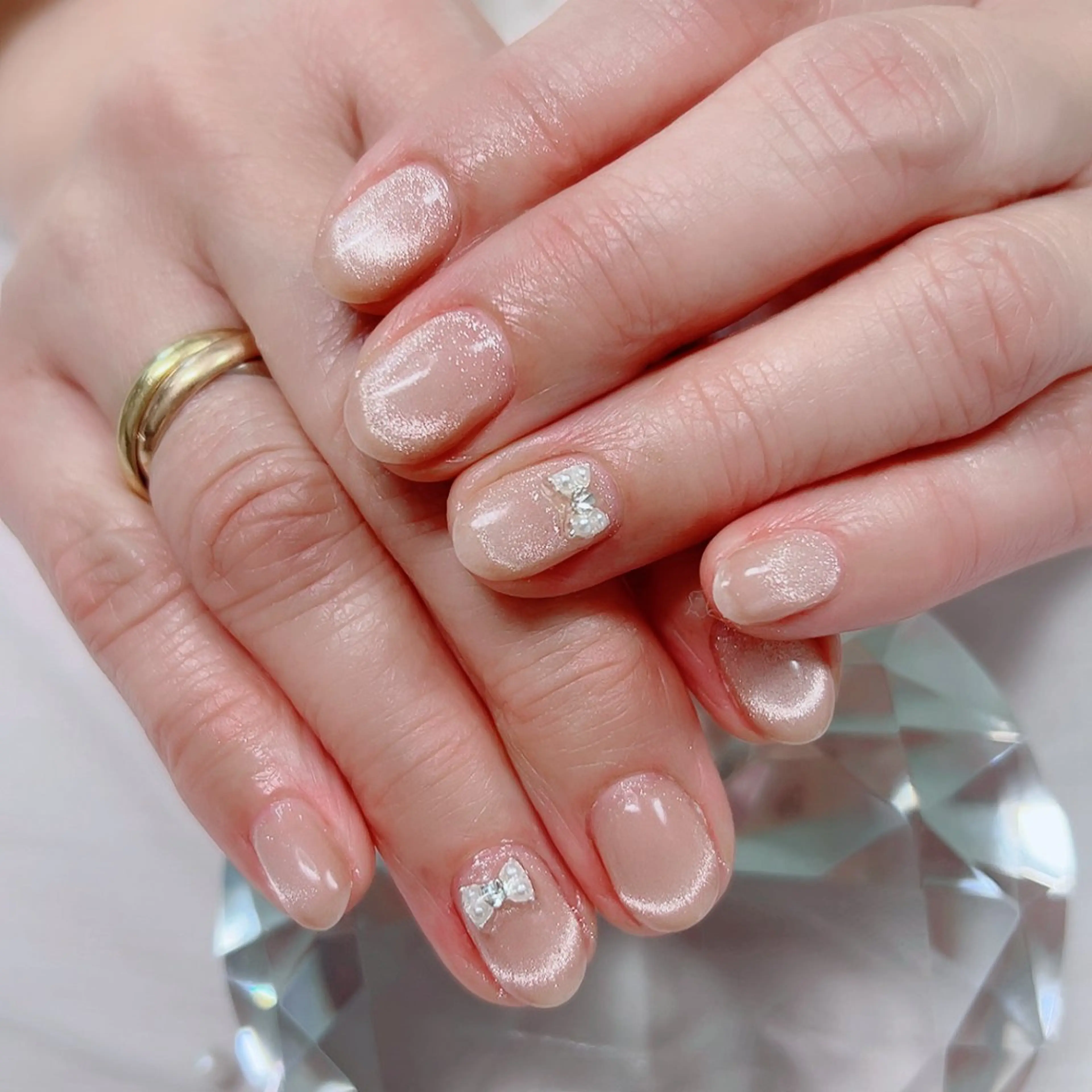 ネイル フレンチネイル マグネットネイル マグネットワンカラー ワンカラーネイル リボン ハンドネイル Cute Tips nailのネイルデザイン