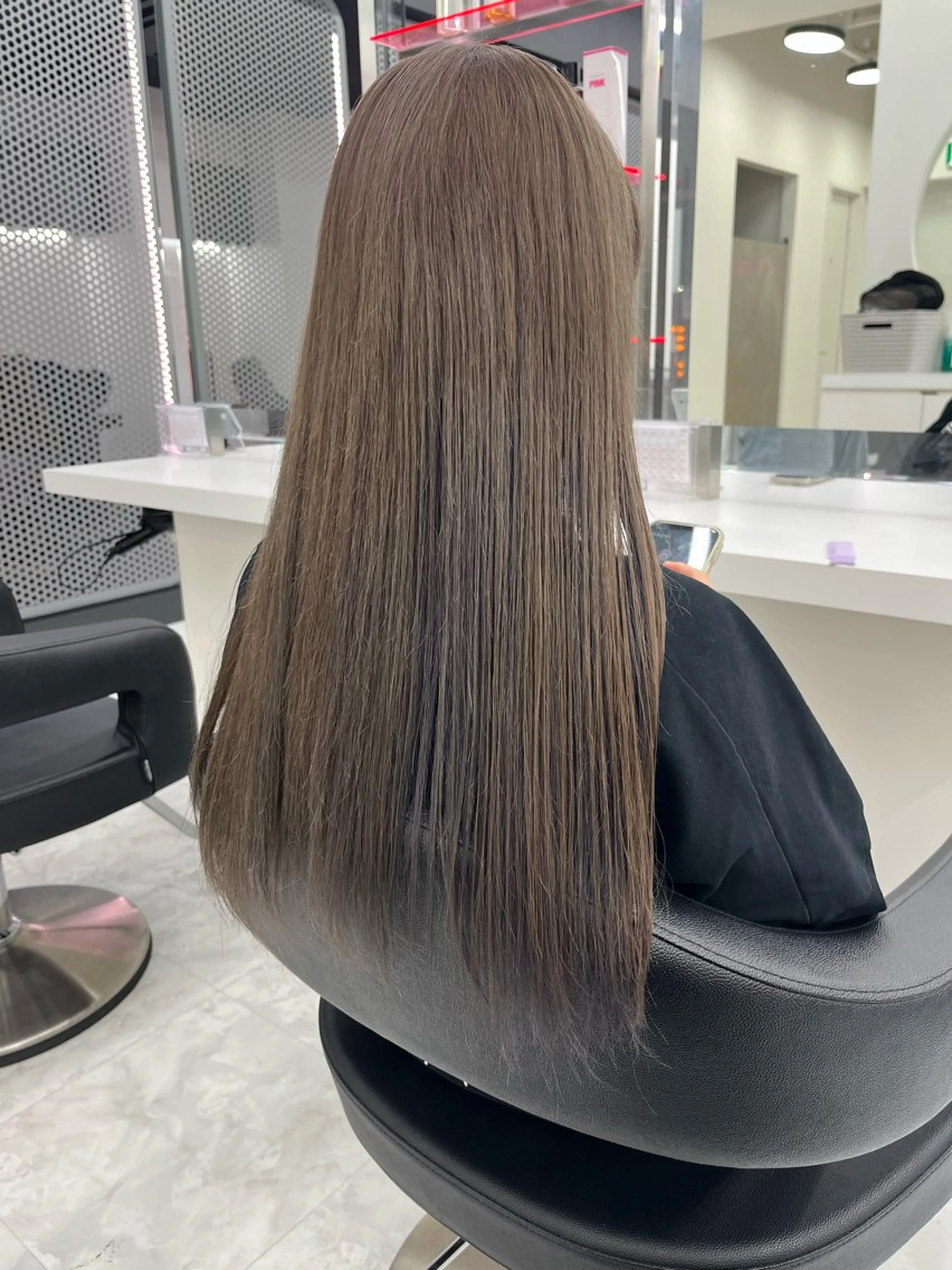 ロング カラー グレージュ インナーカラー ミルクティーグレージュ 💖トレンド春夏 カラー💖FUTAのヘアスタイル