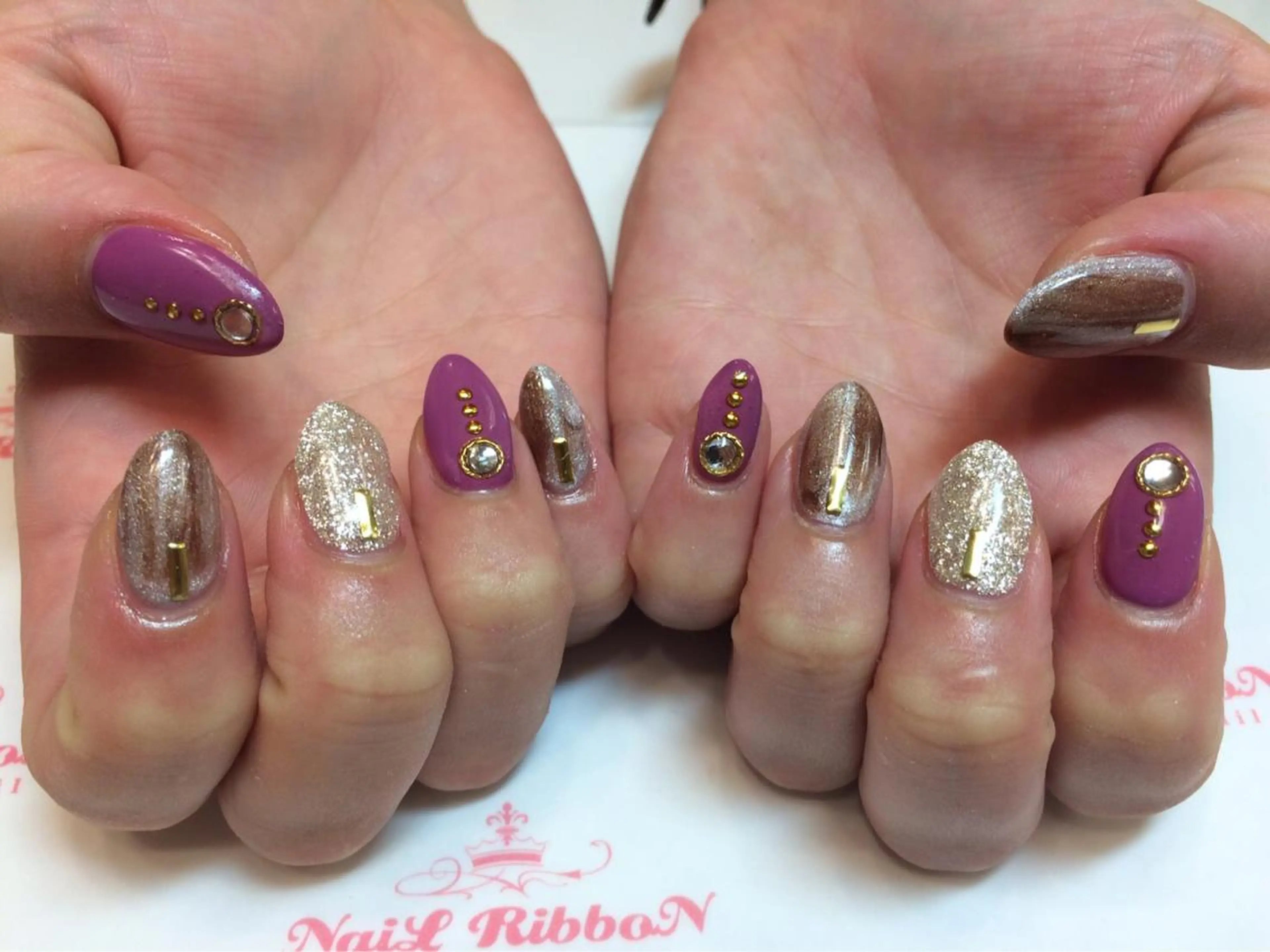 ネイル ネイルリボン 受付スタッフのネイルデザイン