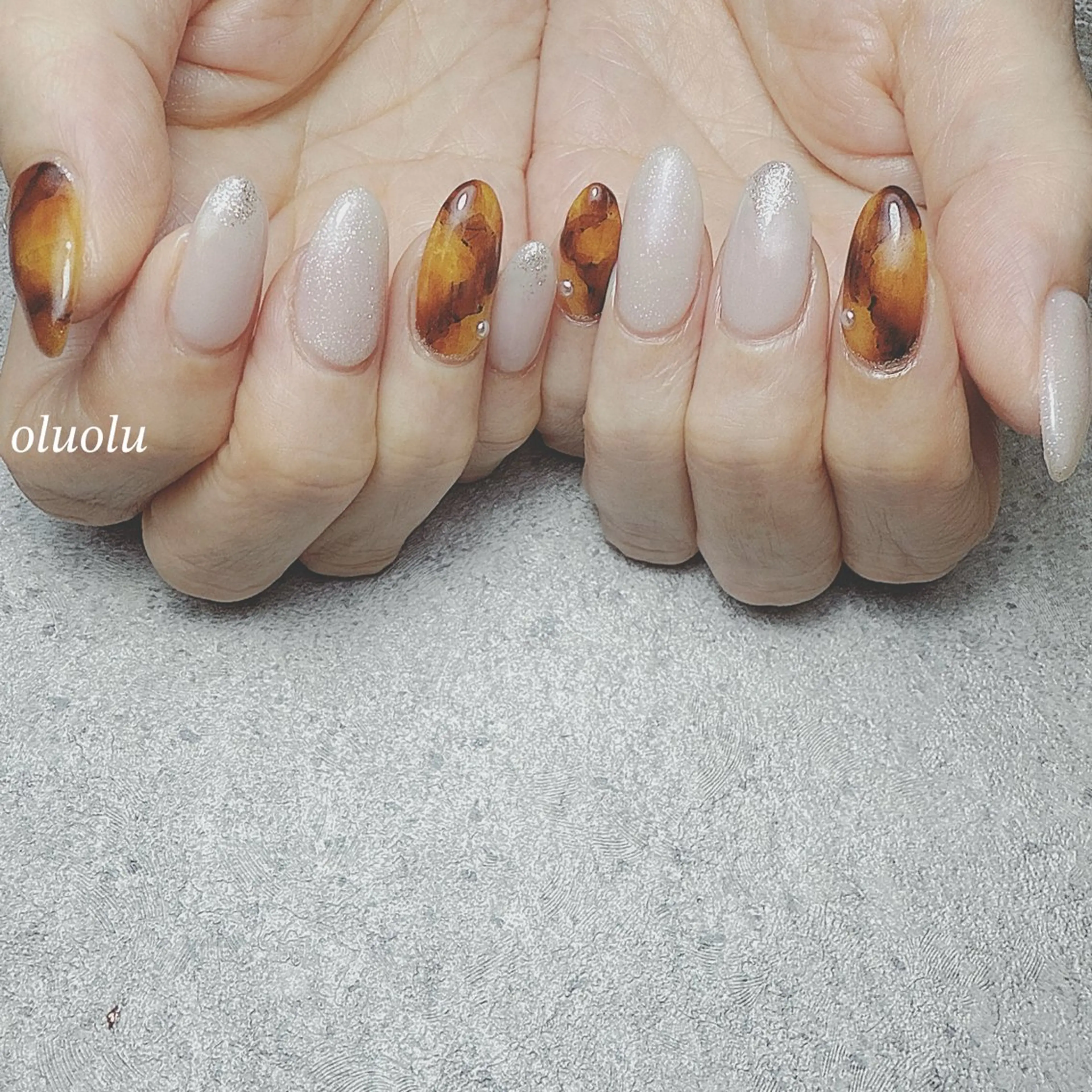 ネイル アートネイル べっ甲ネイル ニュアンスネイル 冬ネイル ハンドネイル 大村 紬華のネイルデザイン
