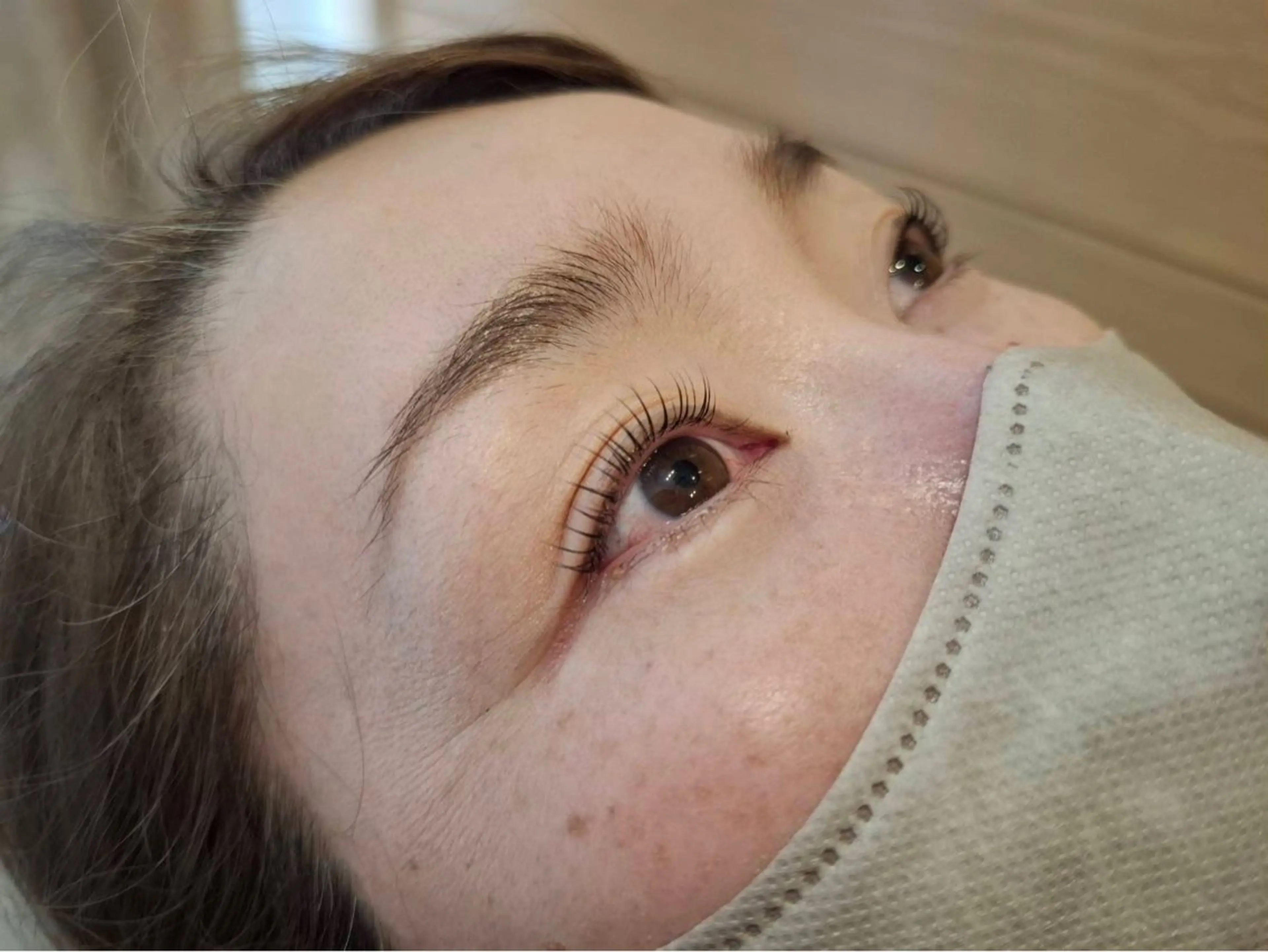 地まつ毛を活かして仕上がるまつ毛パーマ。ヒト幹美容液を使うことでダメージレスまつ毛パーマの写真