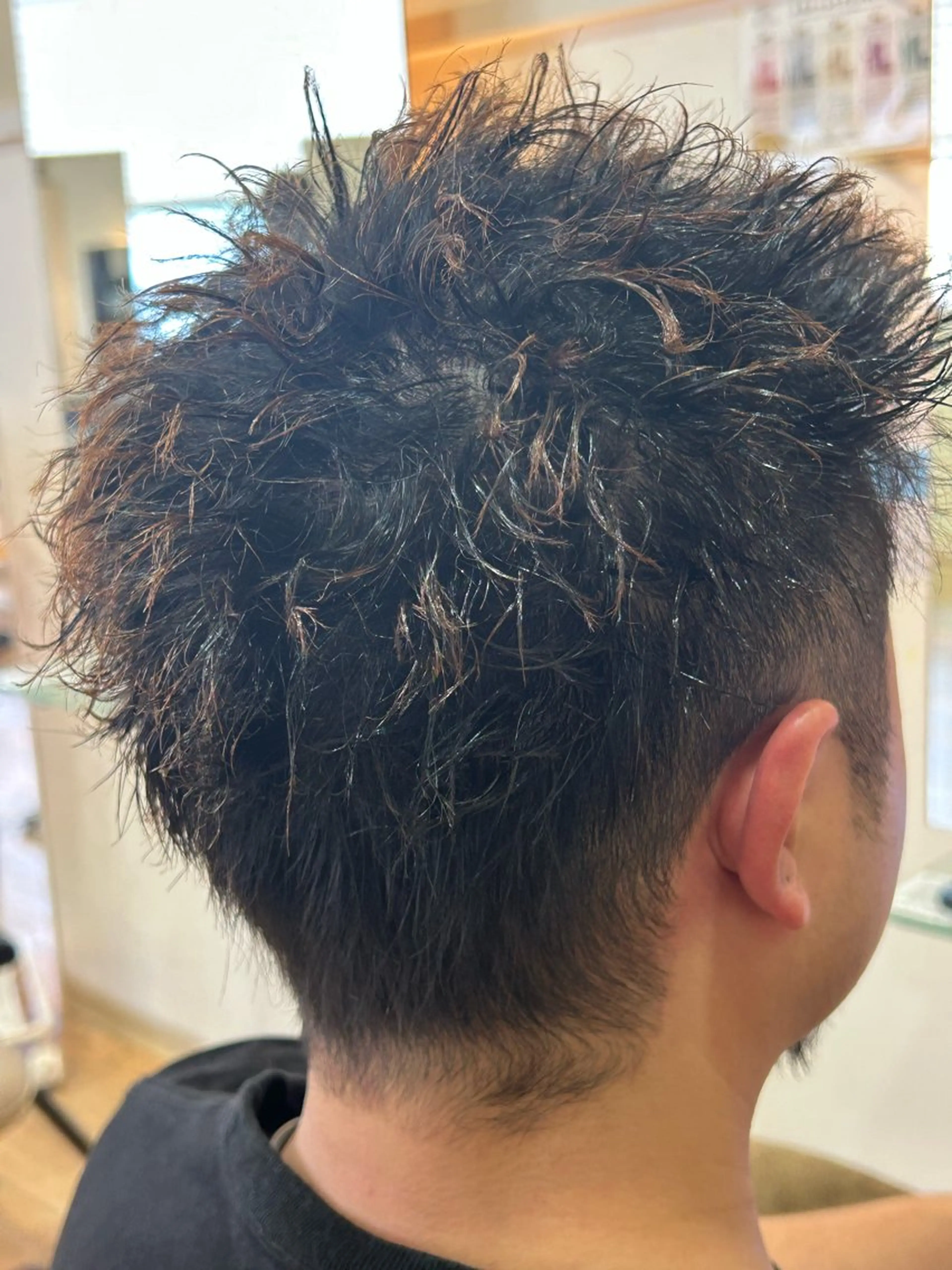 カラー パーマ メンズ メンズパーマ メンズツイストパーマ ベージュカラー ツイストパーマ 和田 大輝のヘアスタイル