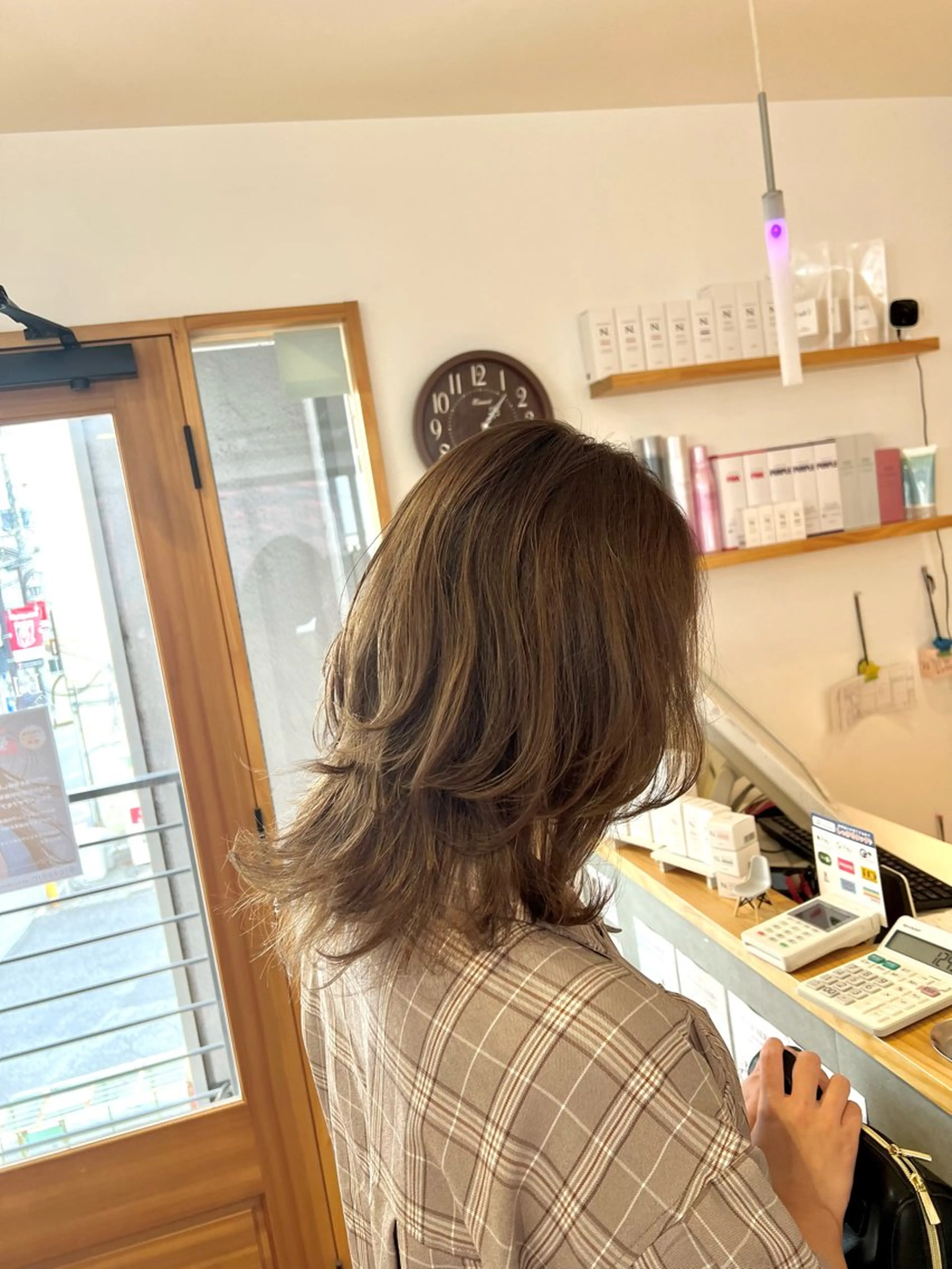 ミディアム カラー オリーブカラー レイヤーカット カット ヘアカラー トリートメント Kazu .Kのヘアスタイル