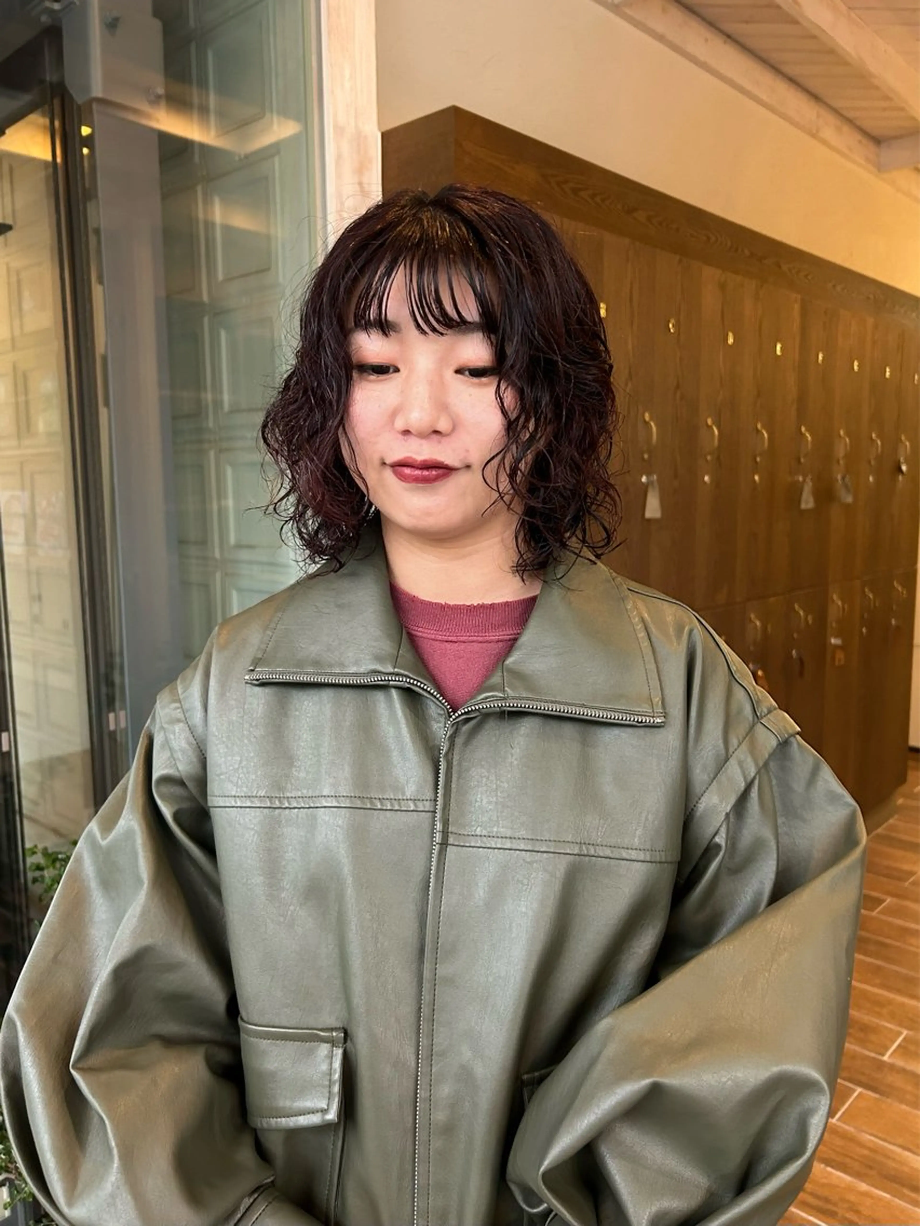 ミディアム パーマ 角田 桃香のヘアスタイル