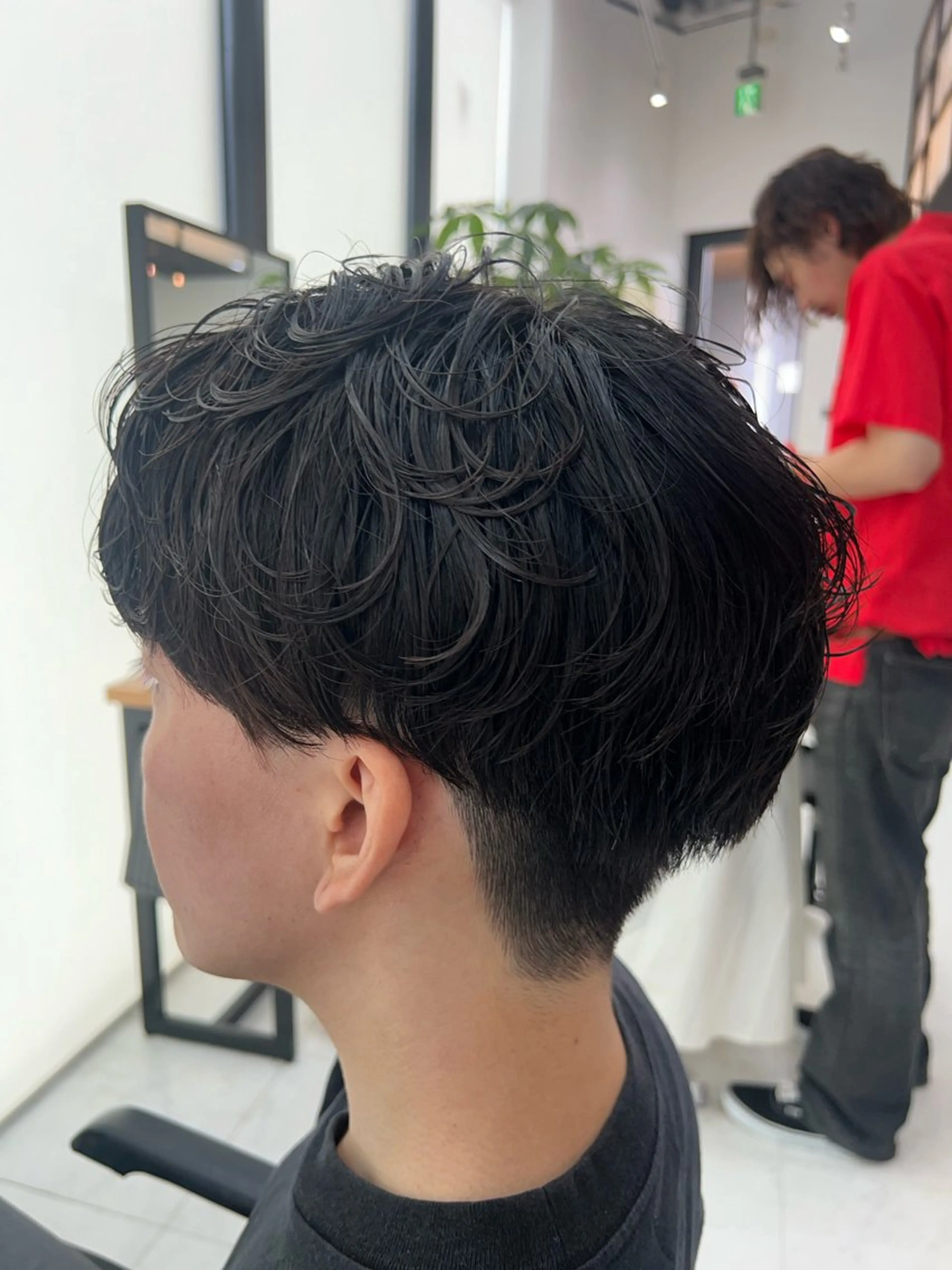 メンズ ダブルカラー寒色系 ボリューム改善ハヤトのヘアスタイル