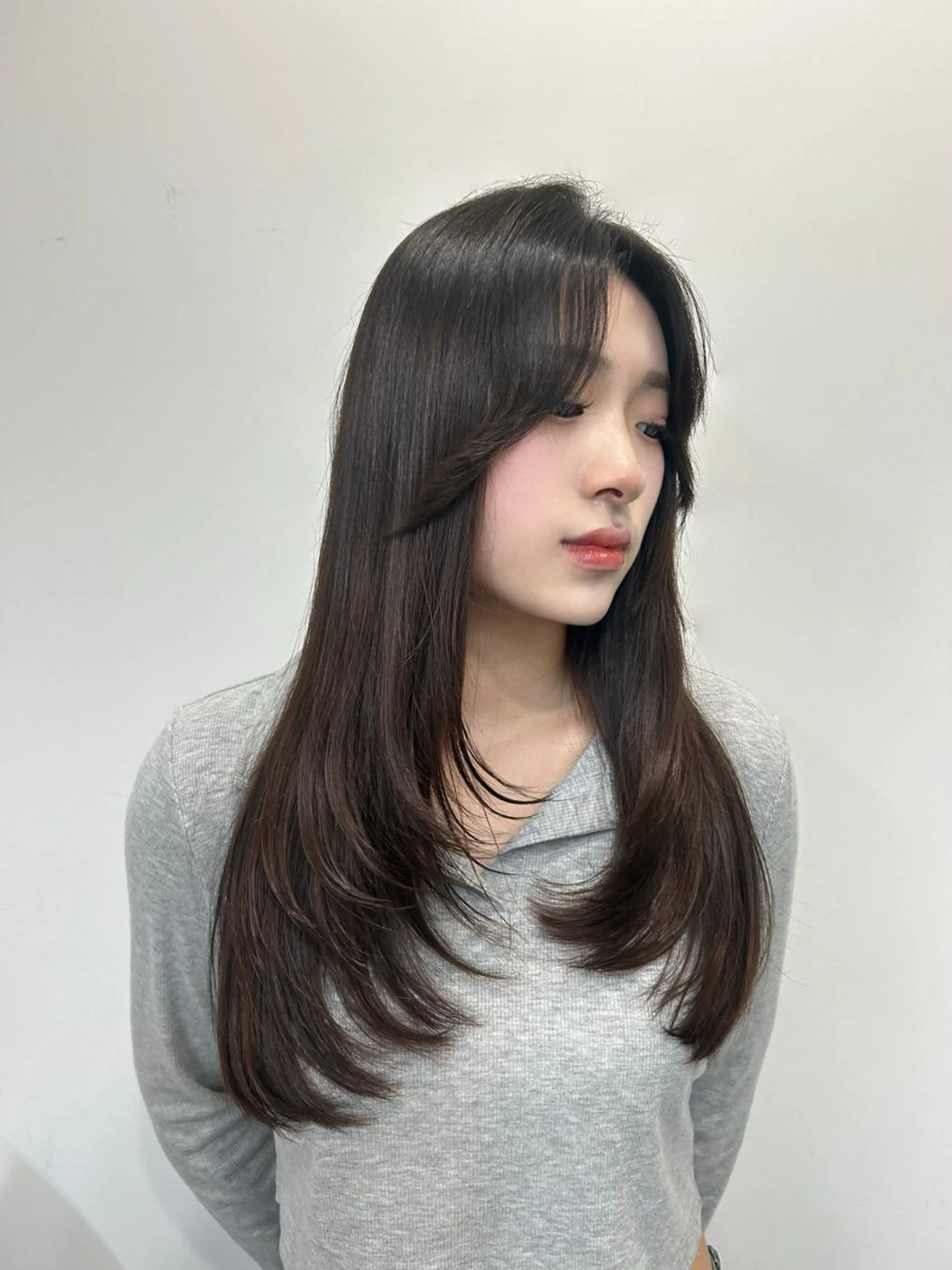 ロング カラー 顔周りカット 韓国風ヘア 梅田l大人韓国ヘア レイヤー×艶カラーのヘアスタイル