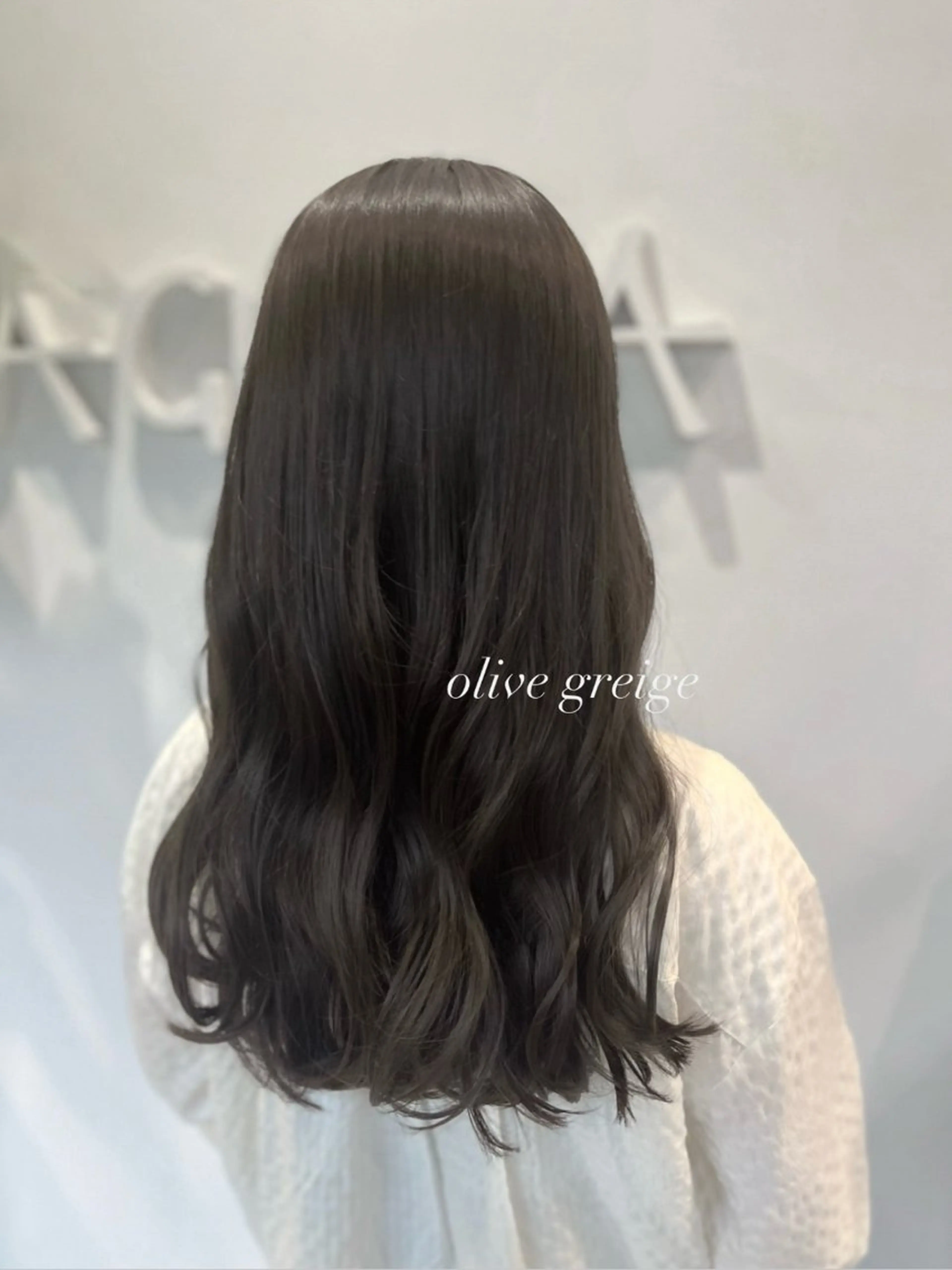 ロング カラー グレージュ オリーブグレージュ オリーブグレー カット ヘアカラー トリートメント 透明感カラー／ 艶感カラー／RAMUのヘアスタイル