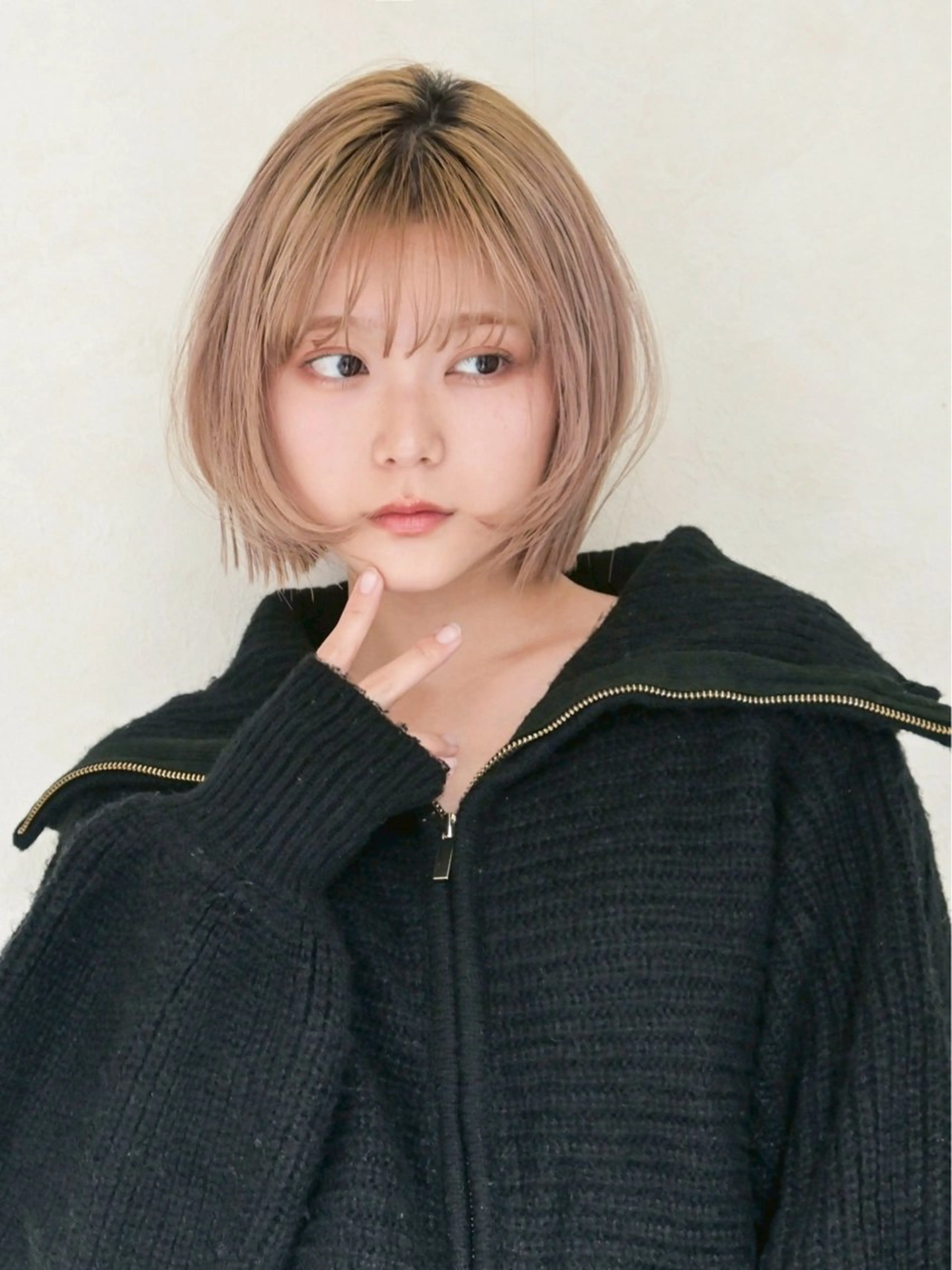 ショート カラー 細川 真希のヘアスタイル