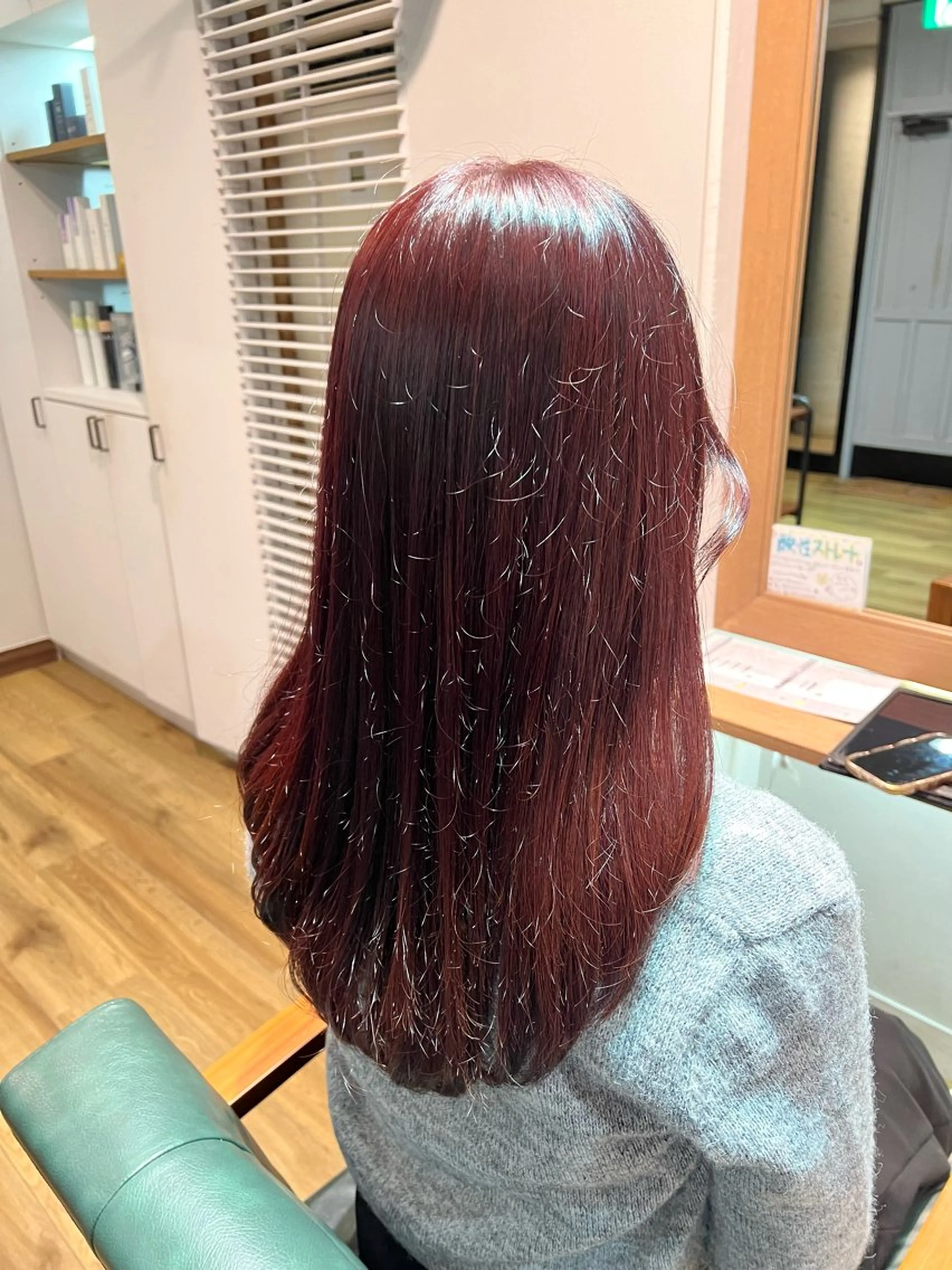 ロング カラー ボルドーカラー カット ヘアカラー トリートメント ツキダテ ユイのヘアスタイル