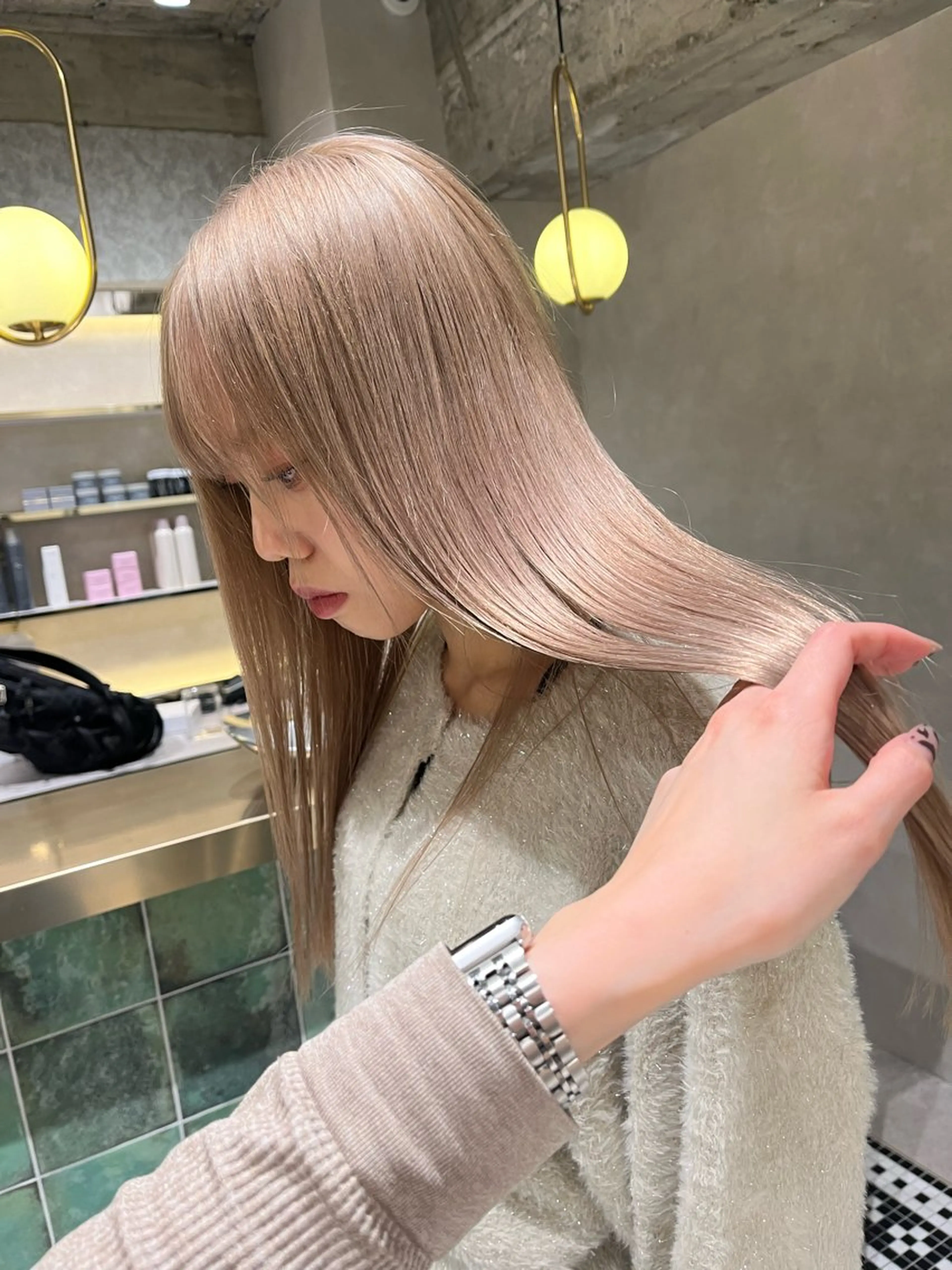 セミロング カラー カット ヘアカラー 海外girl🤎 透明感ベージュmaoのヘアスタイル