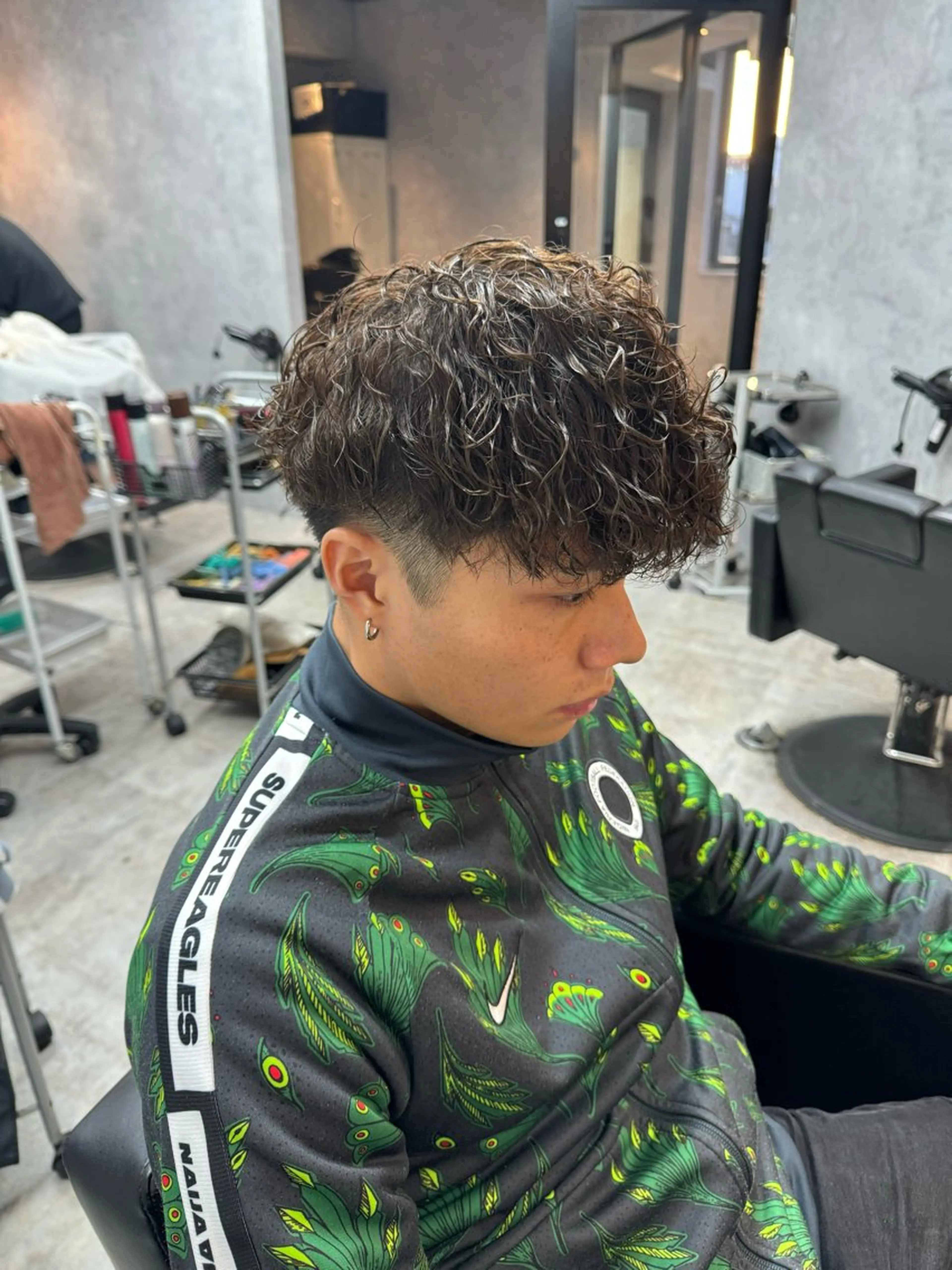 ショート パーマ メンズ メンズパーマ スペインカール 波巻きパーマ ツイストスパイラル/ メンズ特化/中川誠也のヘアスタイル