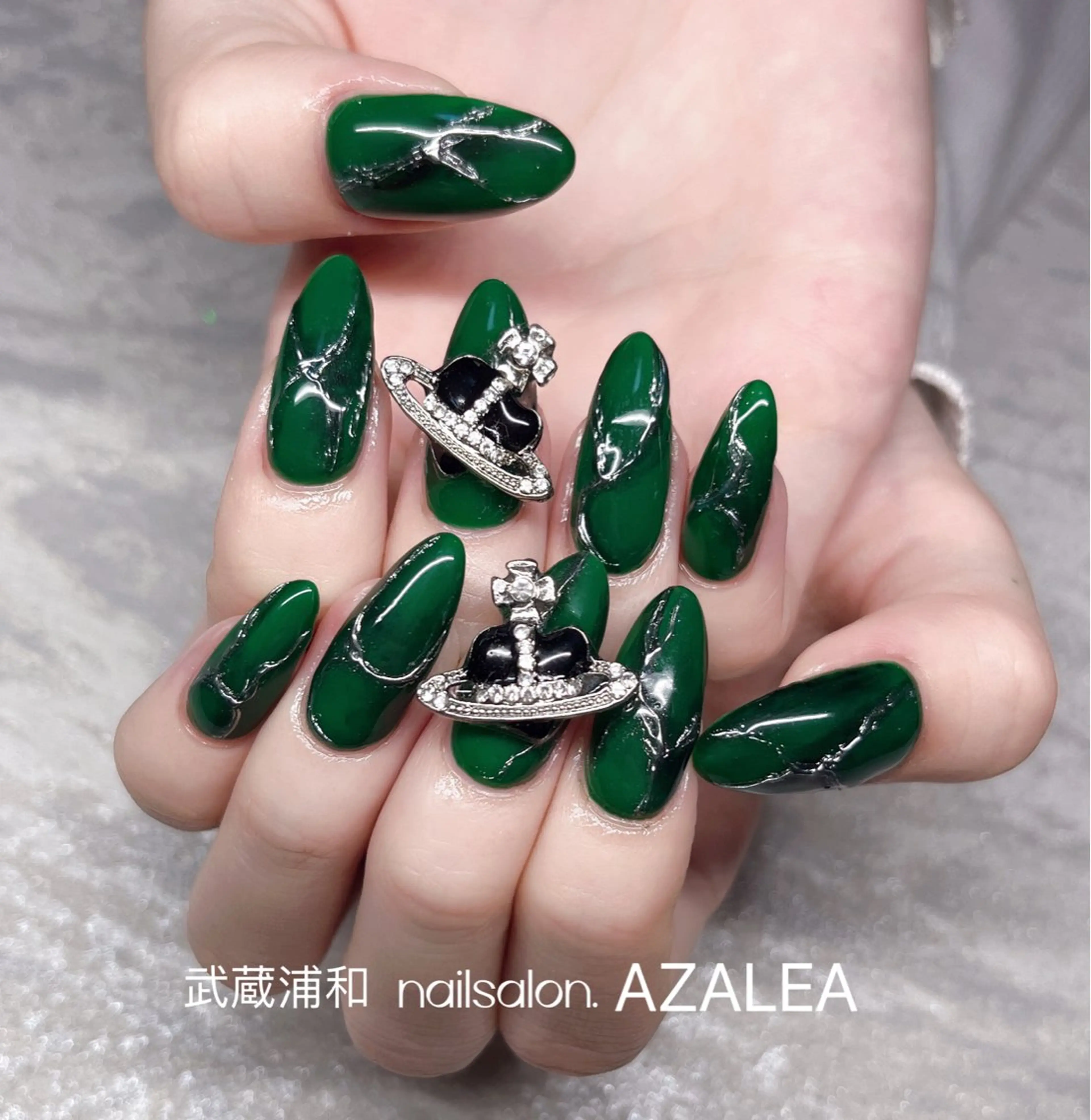 ネイル R inのネイルデザイン