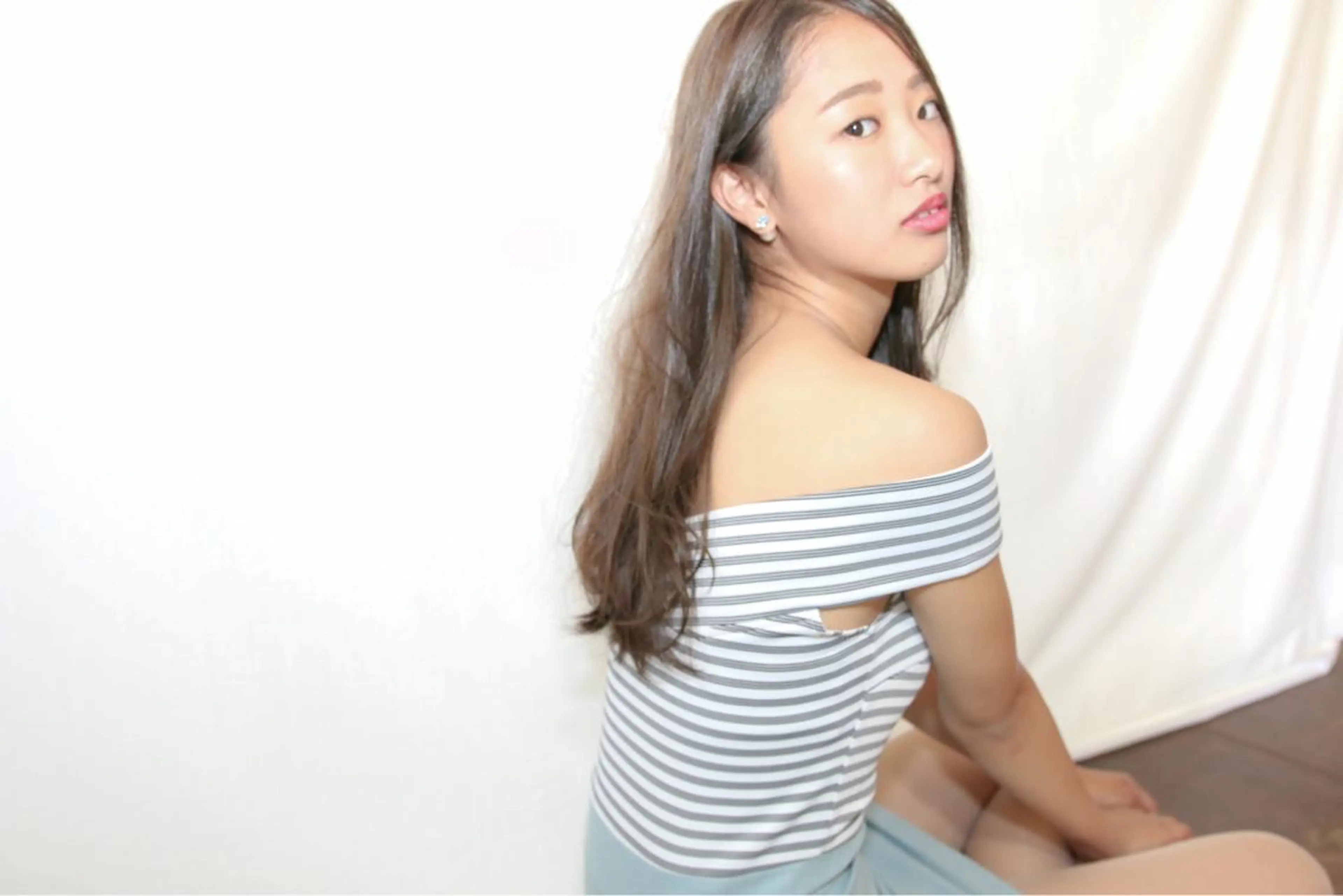 ロング カラー グレージュ 中村 海のヘアスタイル