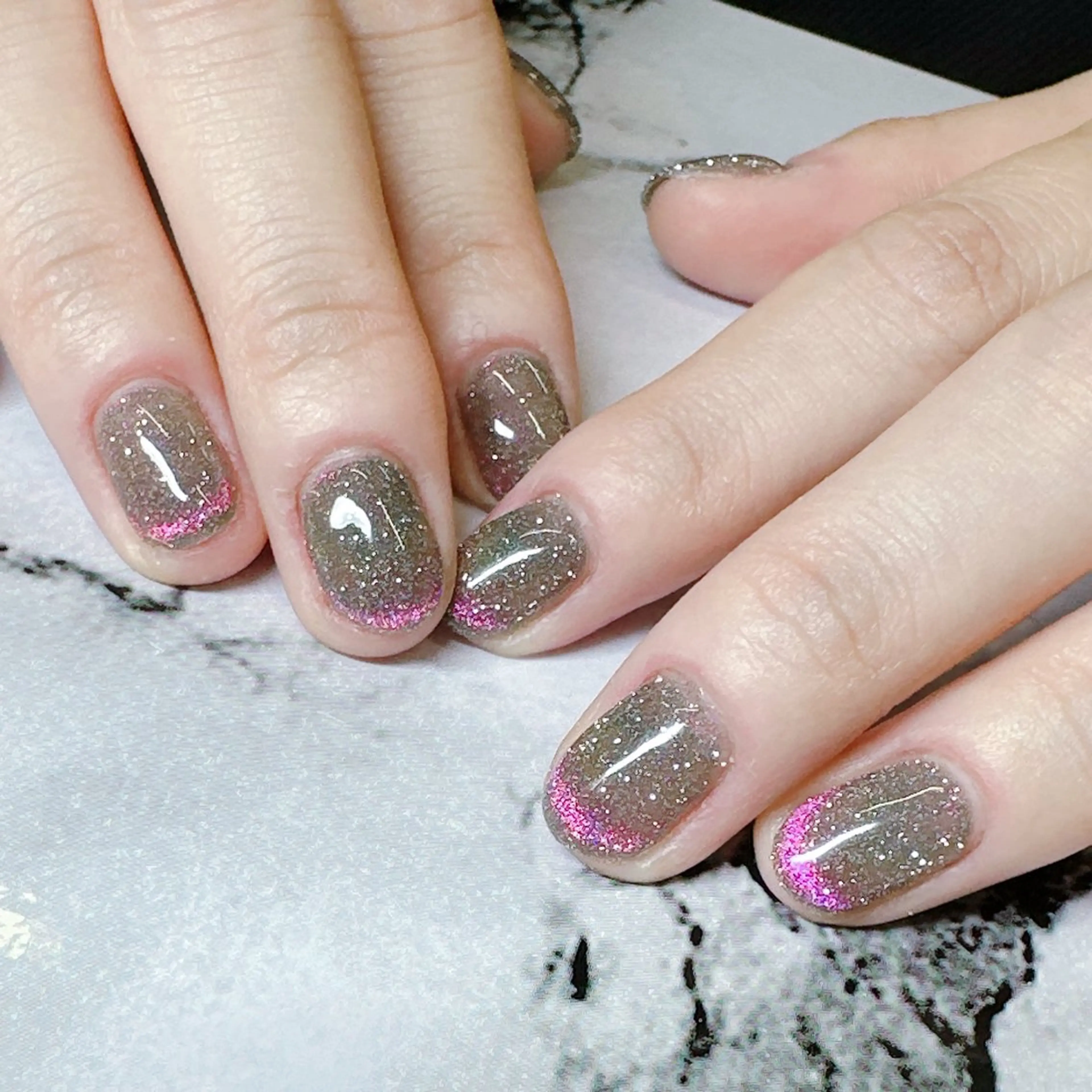 ネイル マグネットネイル マグネットワンカラー ワンカラーネイル I_p4ce所属・I_p4ce 🍊あい🍊のネイルデザイン