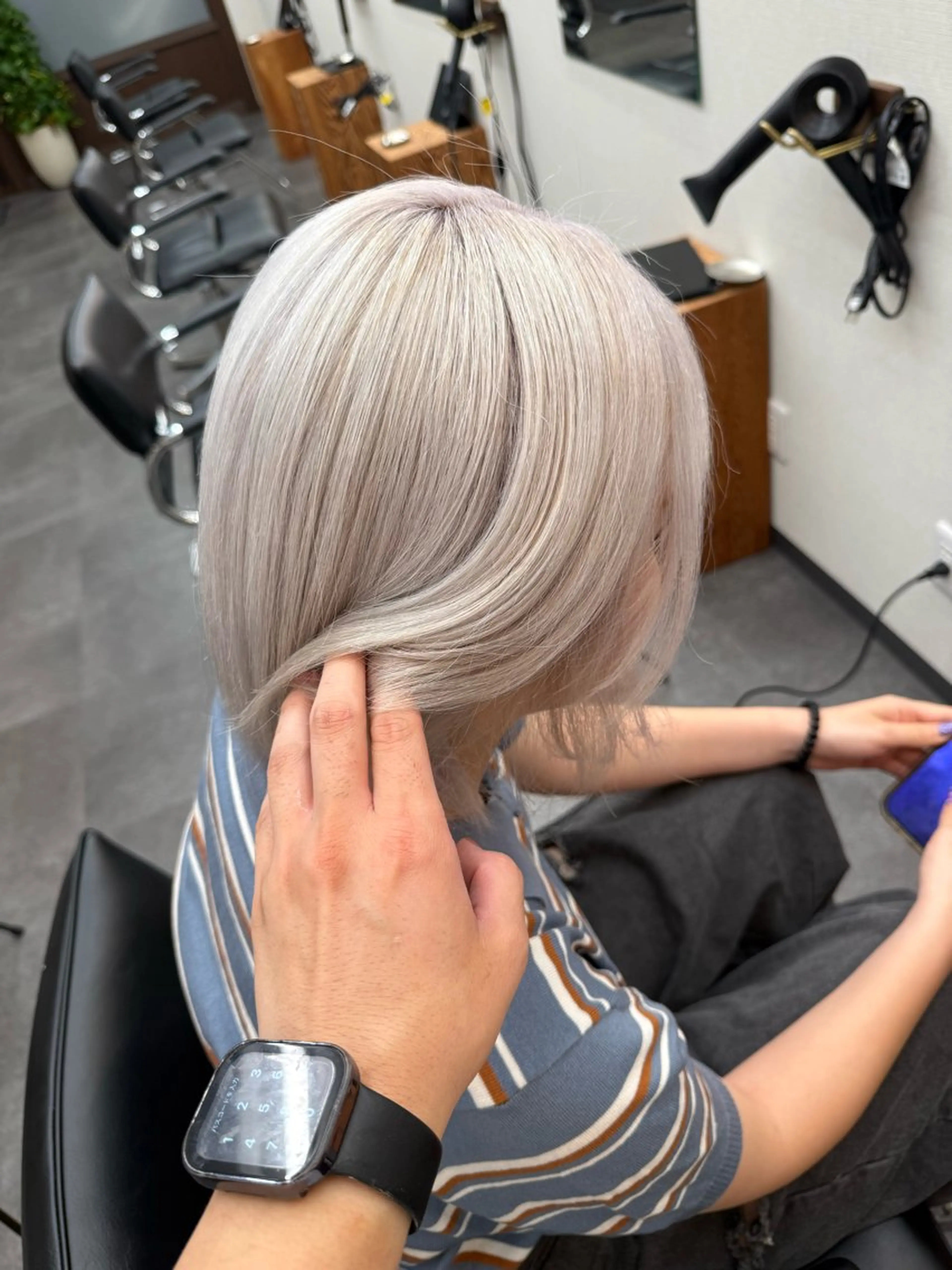 ショート カラー 碇山 楓己のヘアスタイル