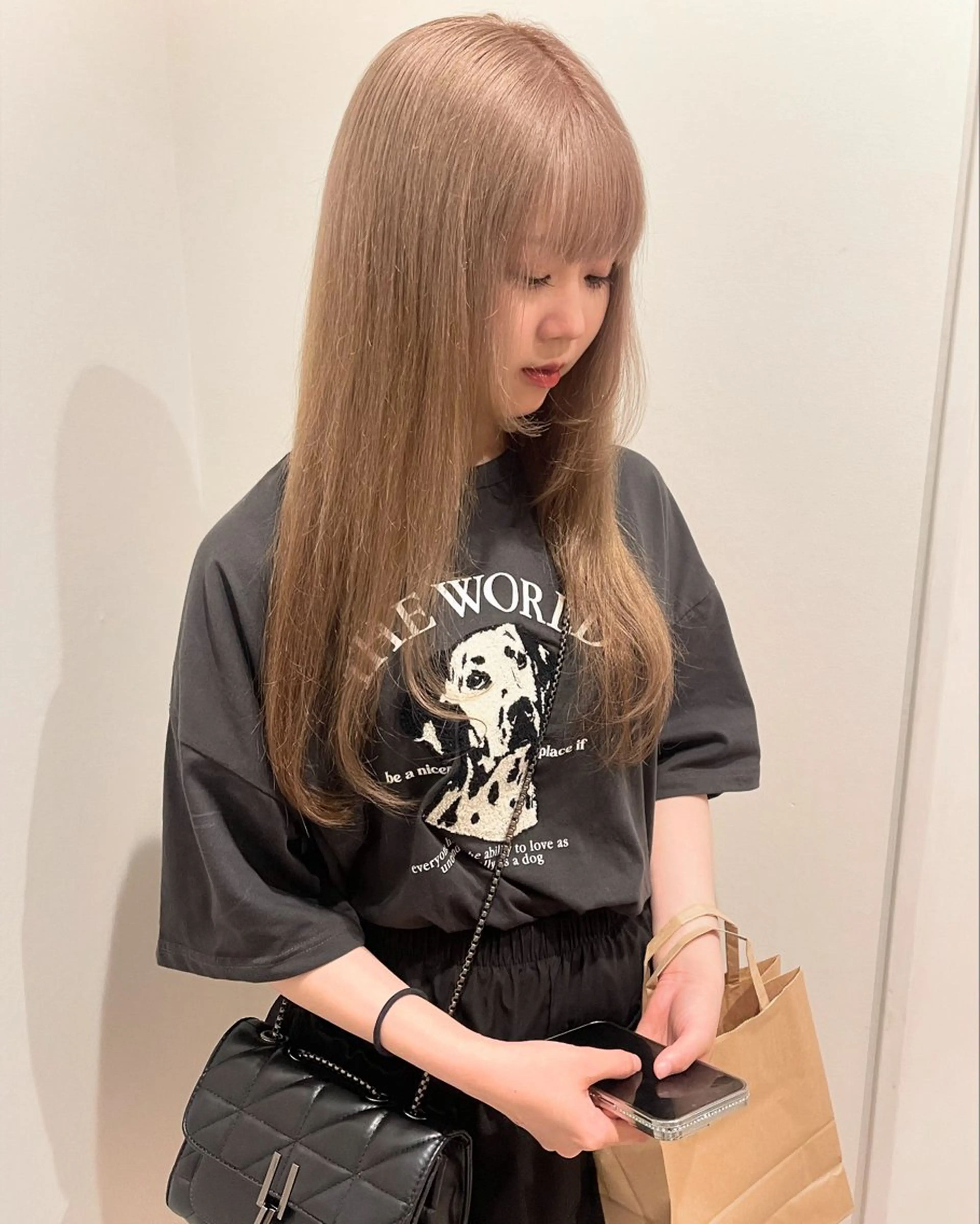 ロング カラー ベージュカラー ブリーチ ホワイトベージュ カット ヘアカラー トリートメント 盛れる顔まわり✨🎀 レイヤー別所好葉のヘアスタイル