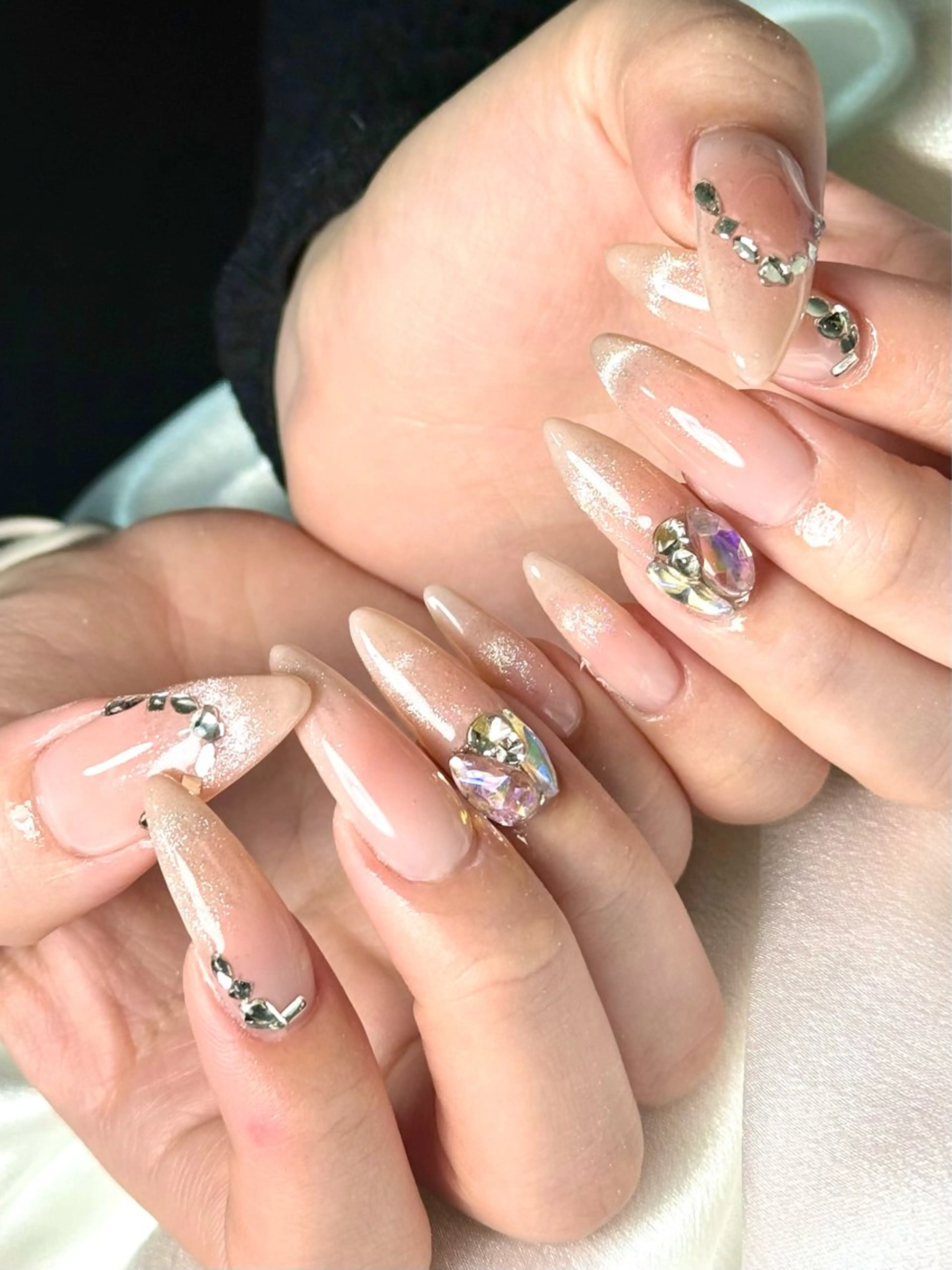 ネイル ハンドネイル ルシイ🎀新宿長さ 出しパーツ専門店のネイルデザイン